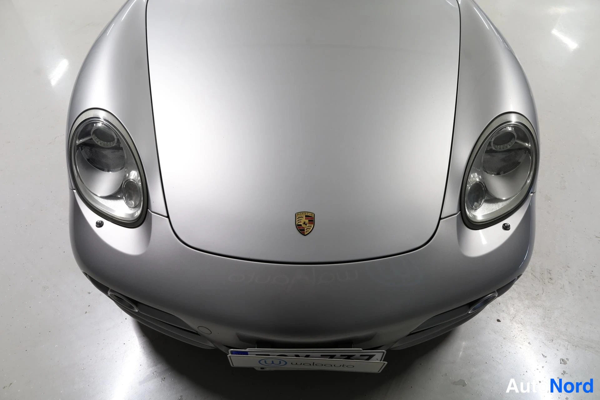 Harmaa Porsche Cayman 2007, edestä, kuva 5