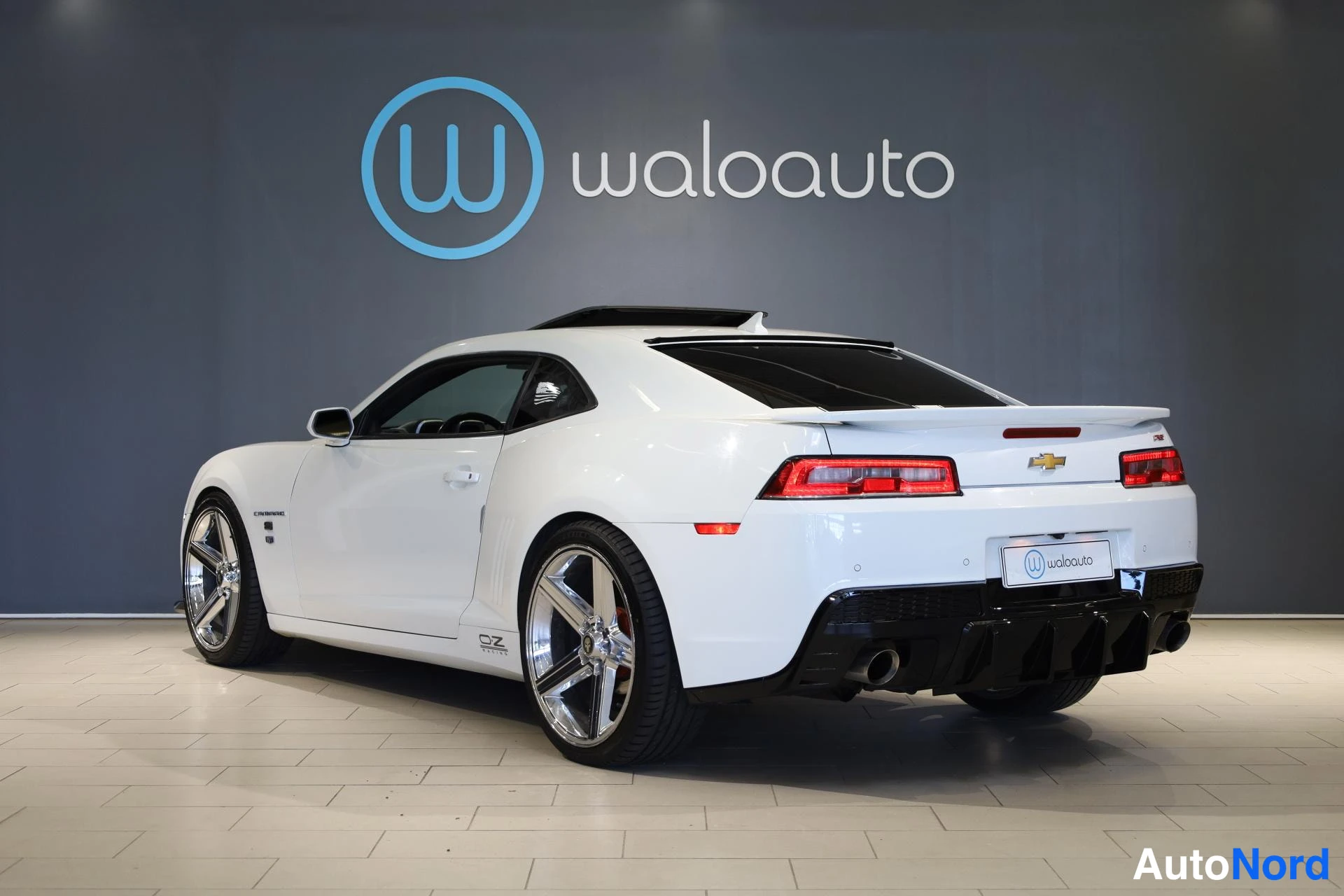 Valkoinen Chevrolet Camaro 2015, takaviisto, kuva 6