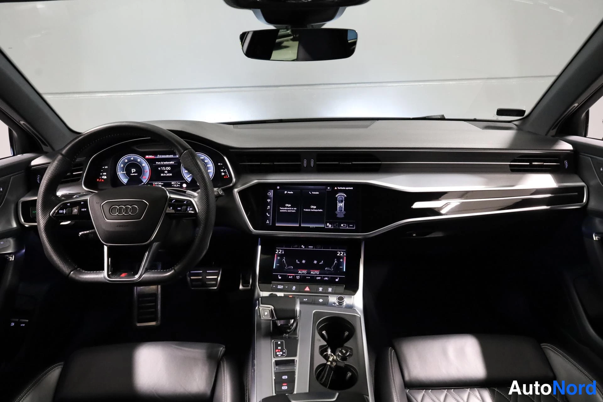 Musta Audi A6 2020, ohjaamo, kuva 10