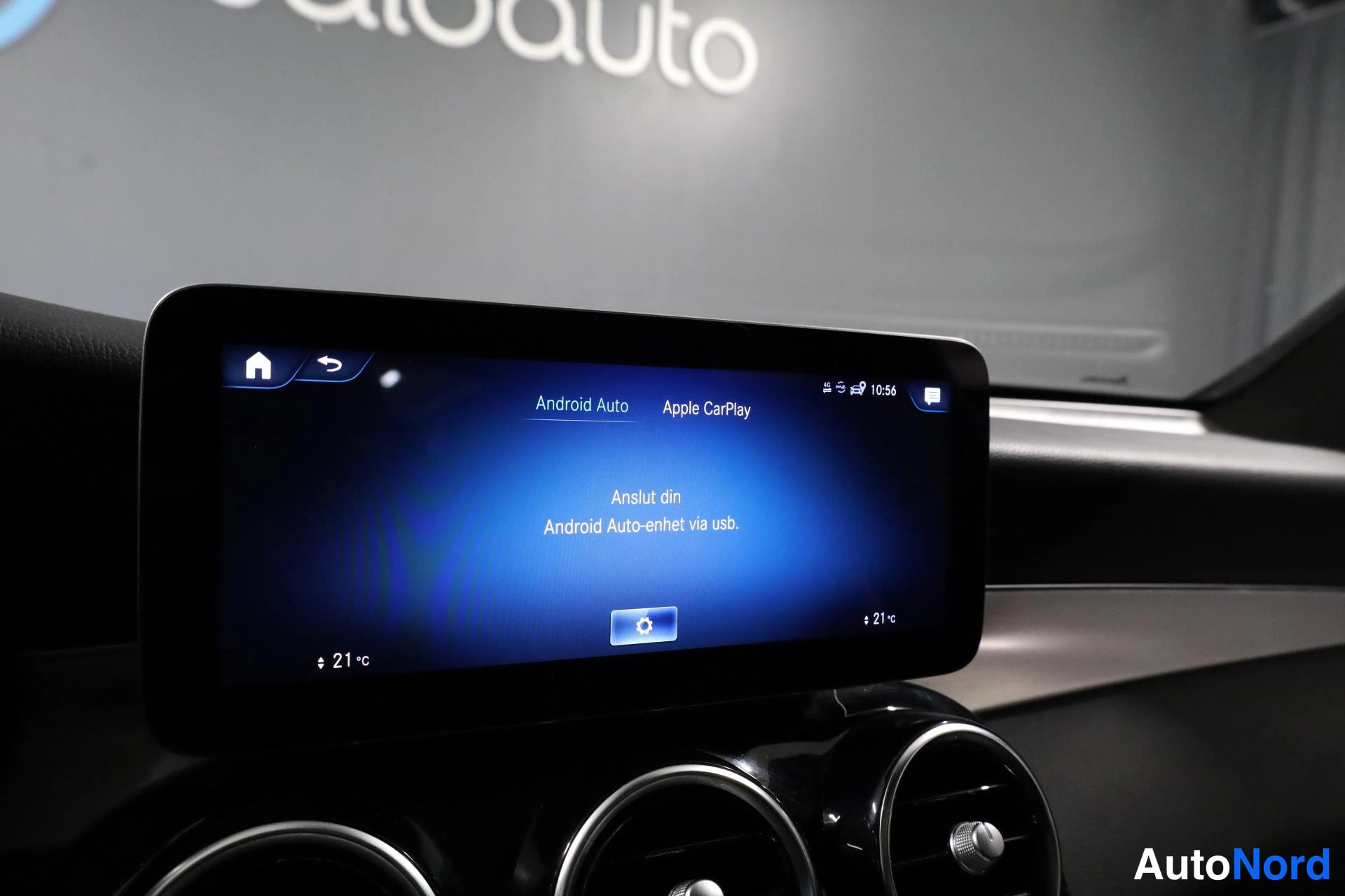 Valkoinen Mercedes-Benz GLC 2020, yksityiskohta, kuva 21