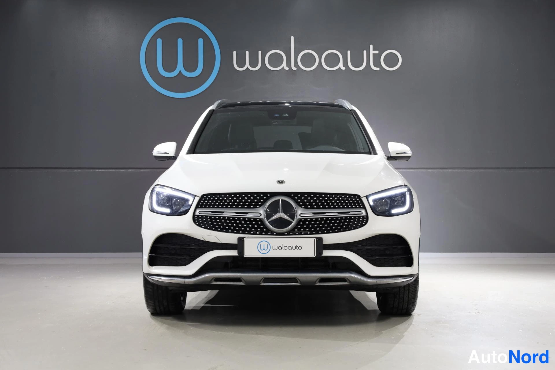 Valkoinen Mercedes-Benz GLC 2020, edestä, kuva 5