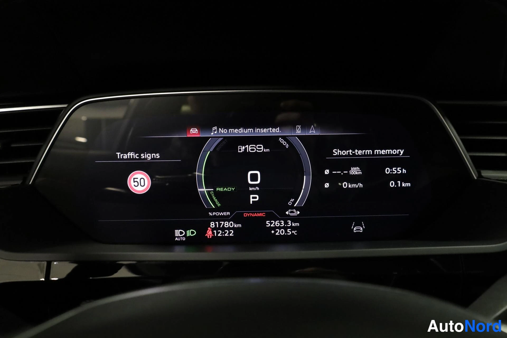 Harmaa Audi e-tron 2021, yksityiskohta, kuva 22