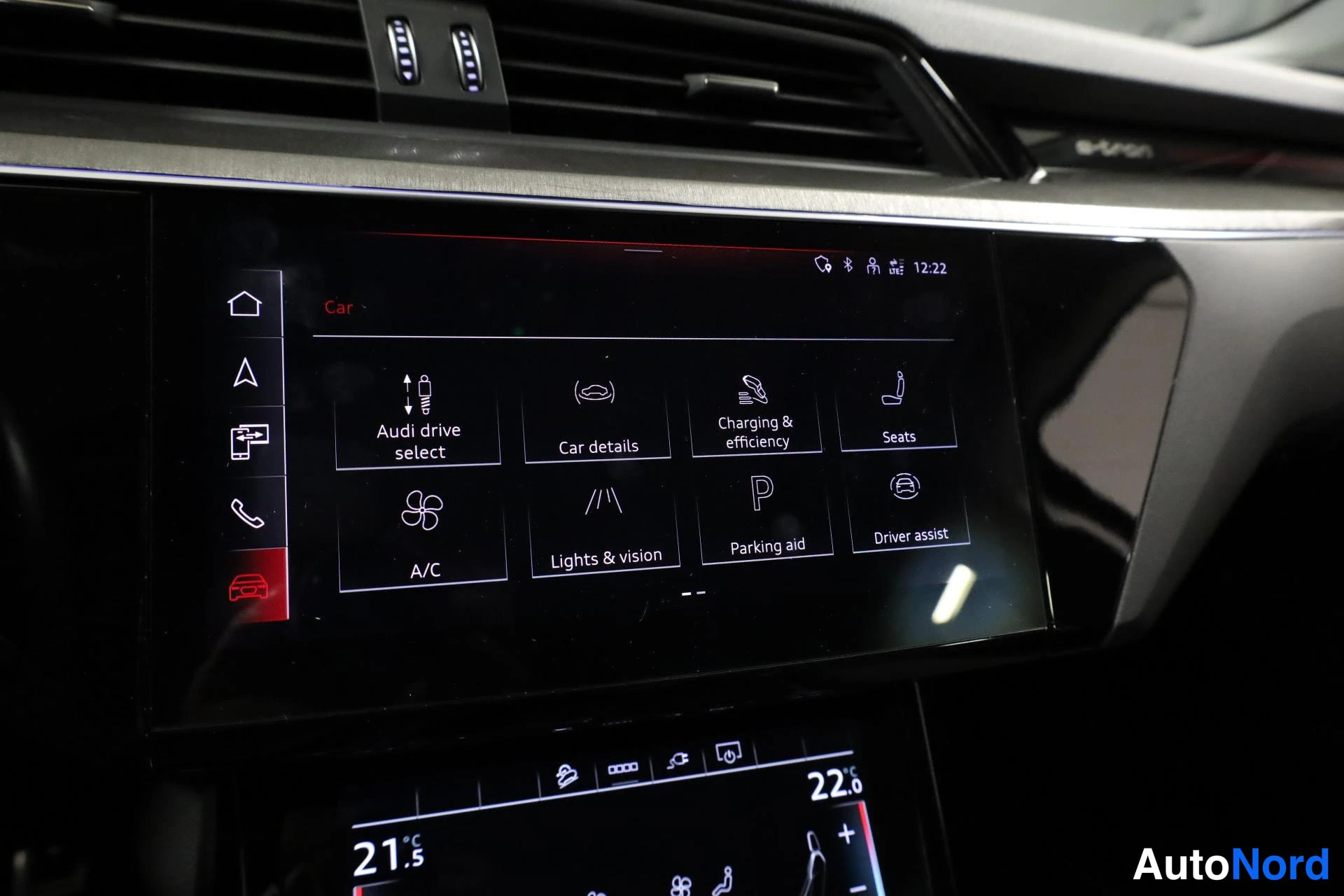 Harmaa Audi e-tron 2021, yksityiskohta, kuva 23