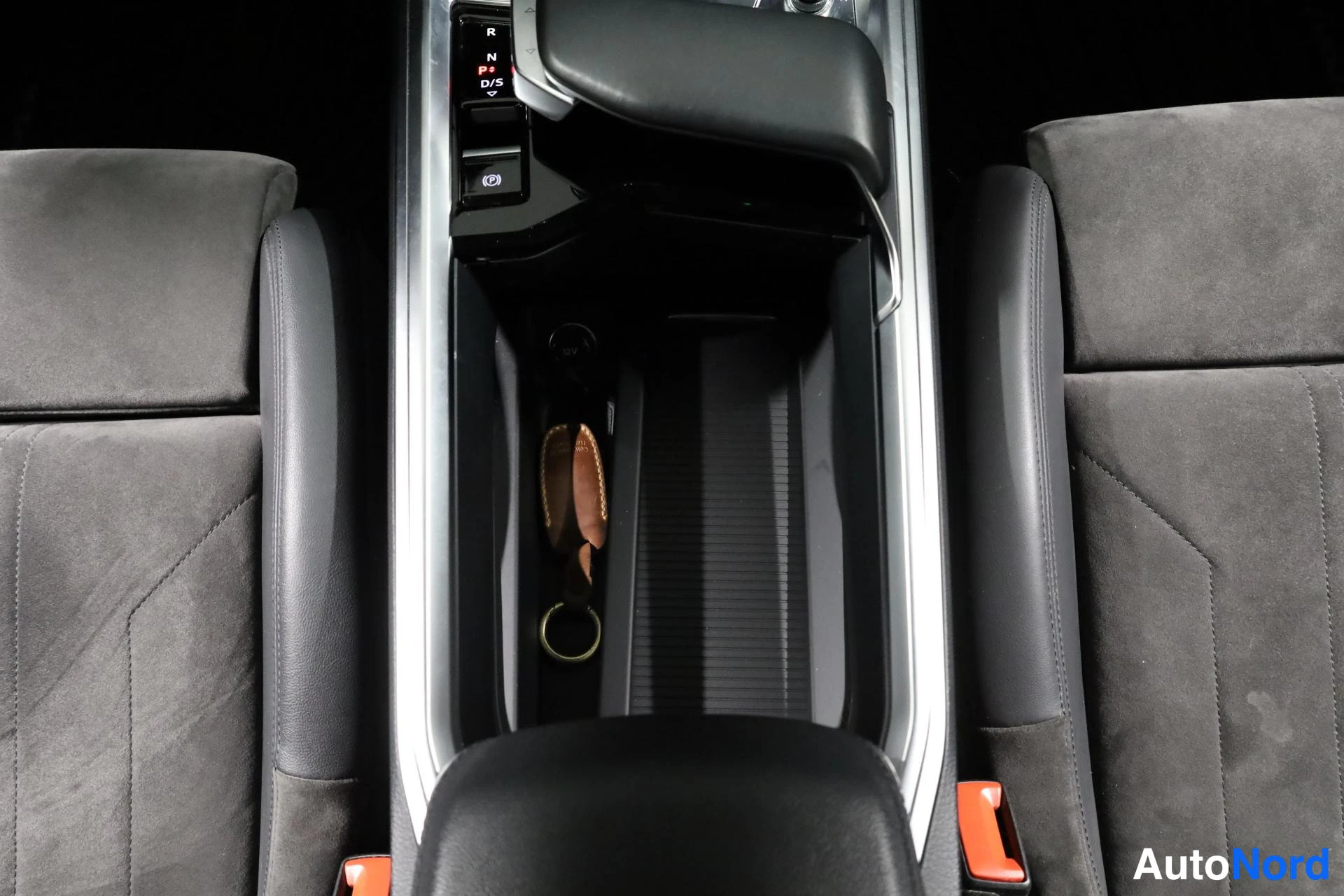 Harmaa Audi e-tron 2021, yksityiskohta, kuva 24