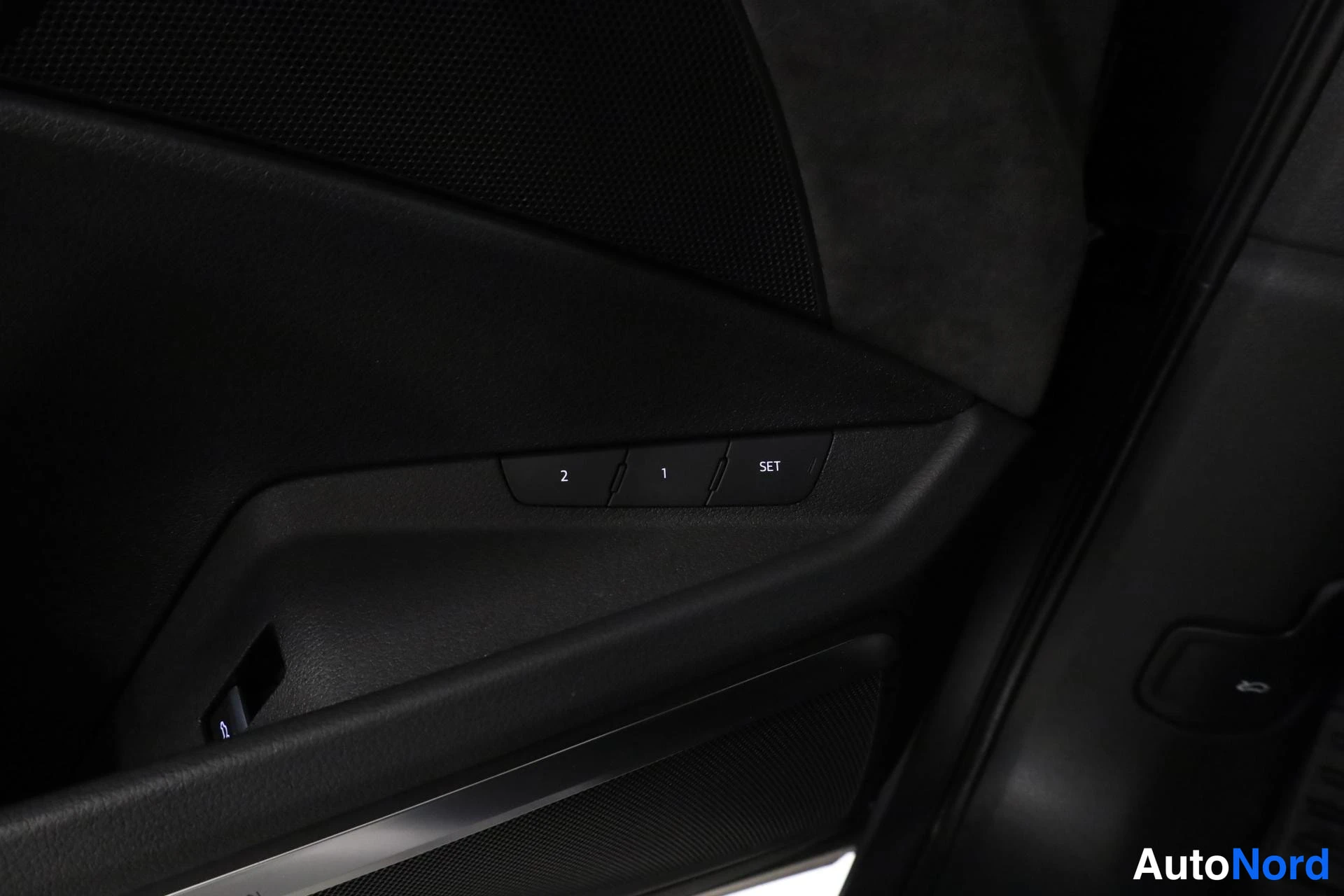Harmaa Audi e-tron 2021, yksityiskohta, kuva 25