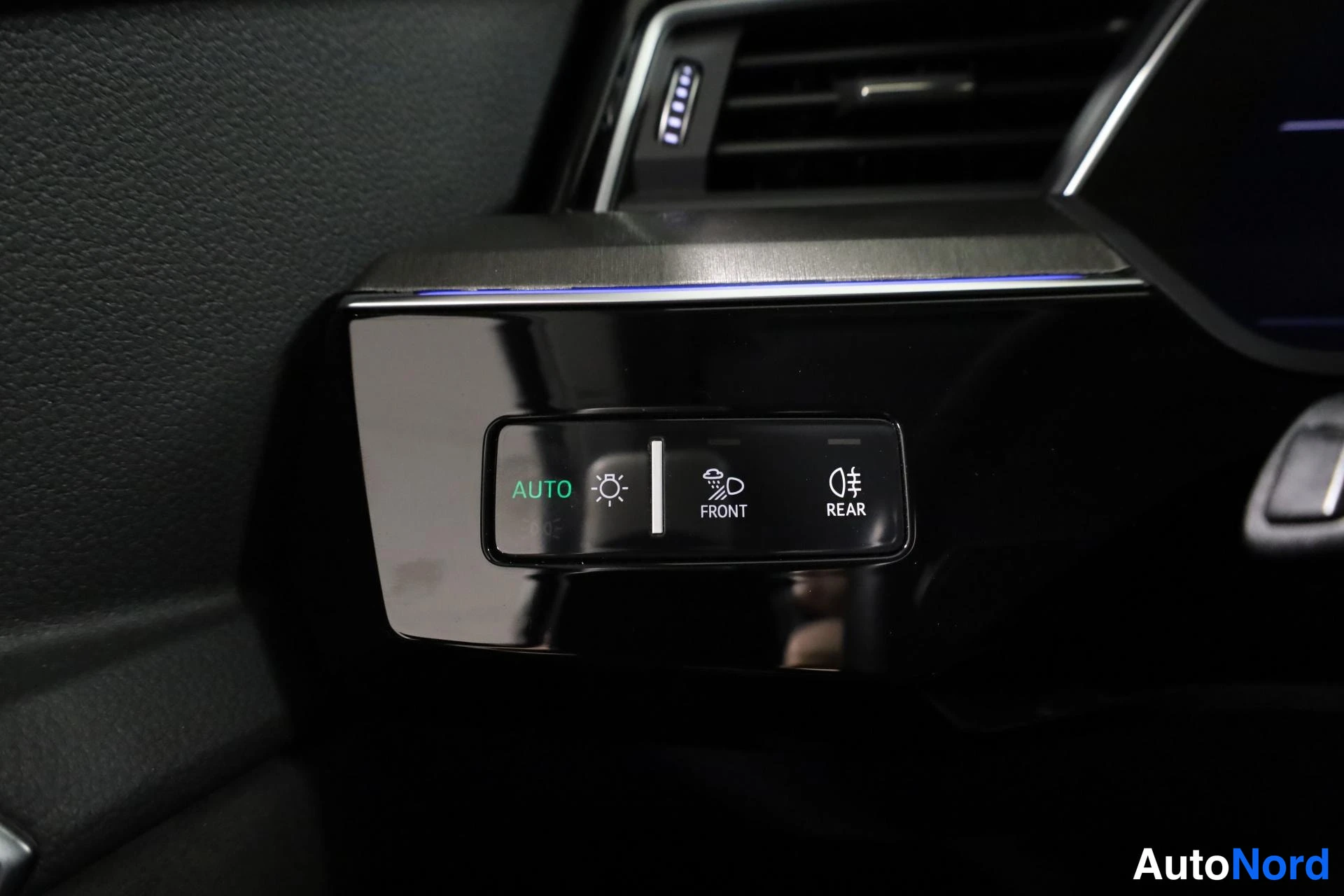 Harmaa Audi e-tron 2021, yksityiskohta, kuva 26