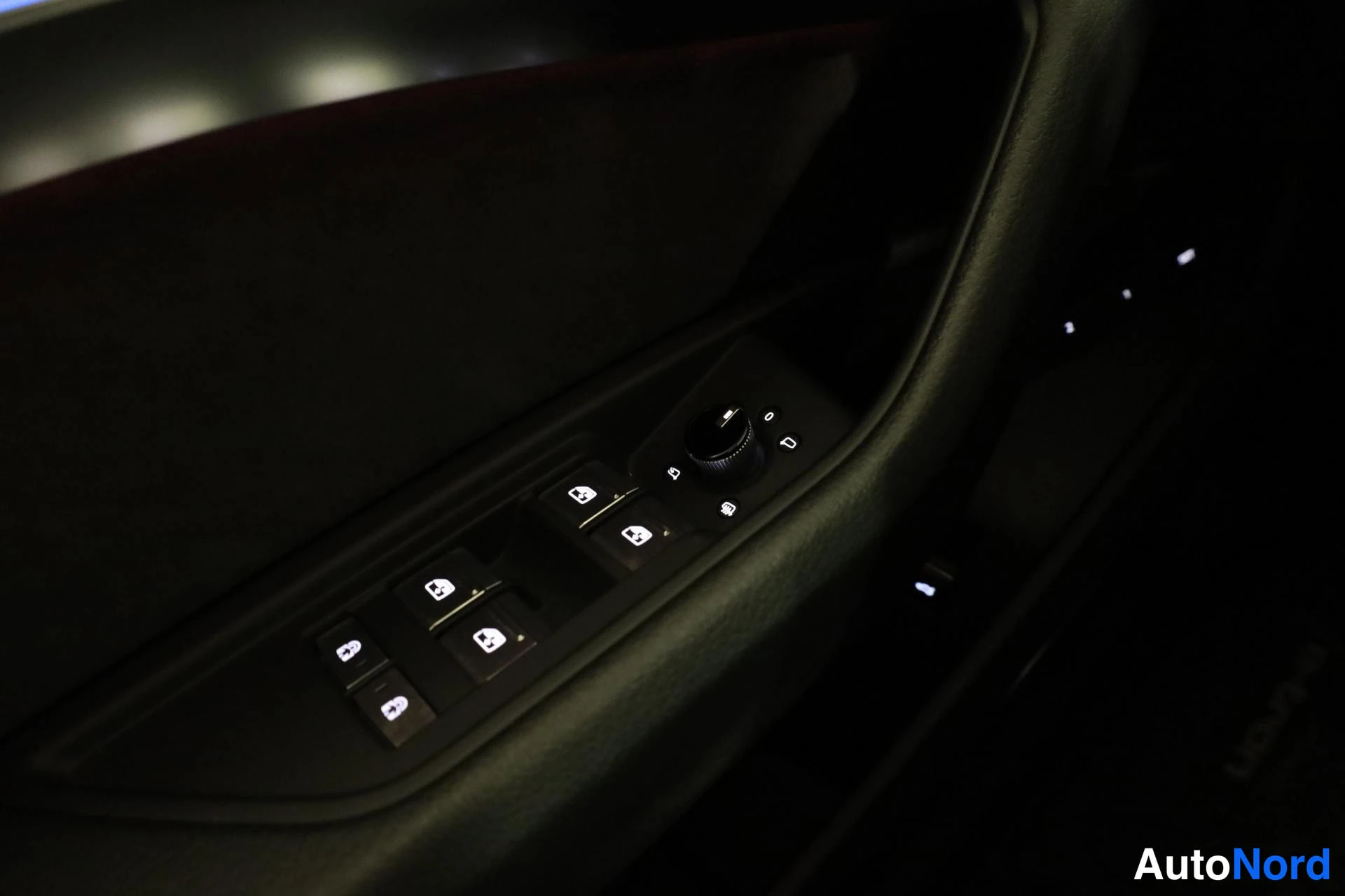 Harmaa Audi e-tron 2021, yksityiskohta, kuva 32