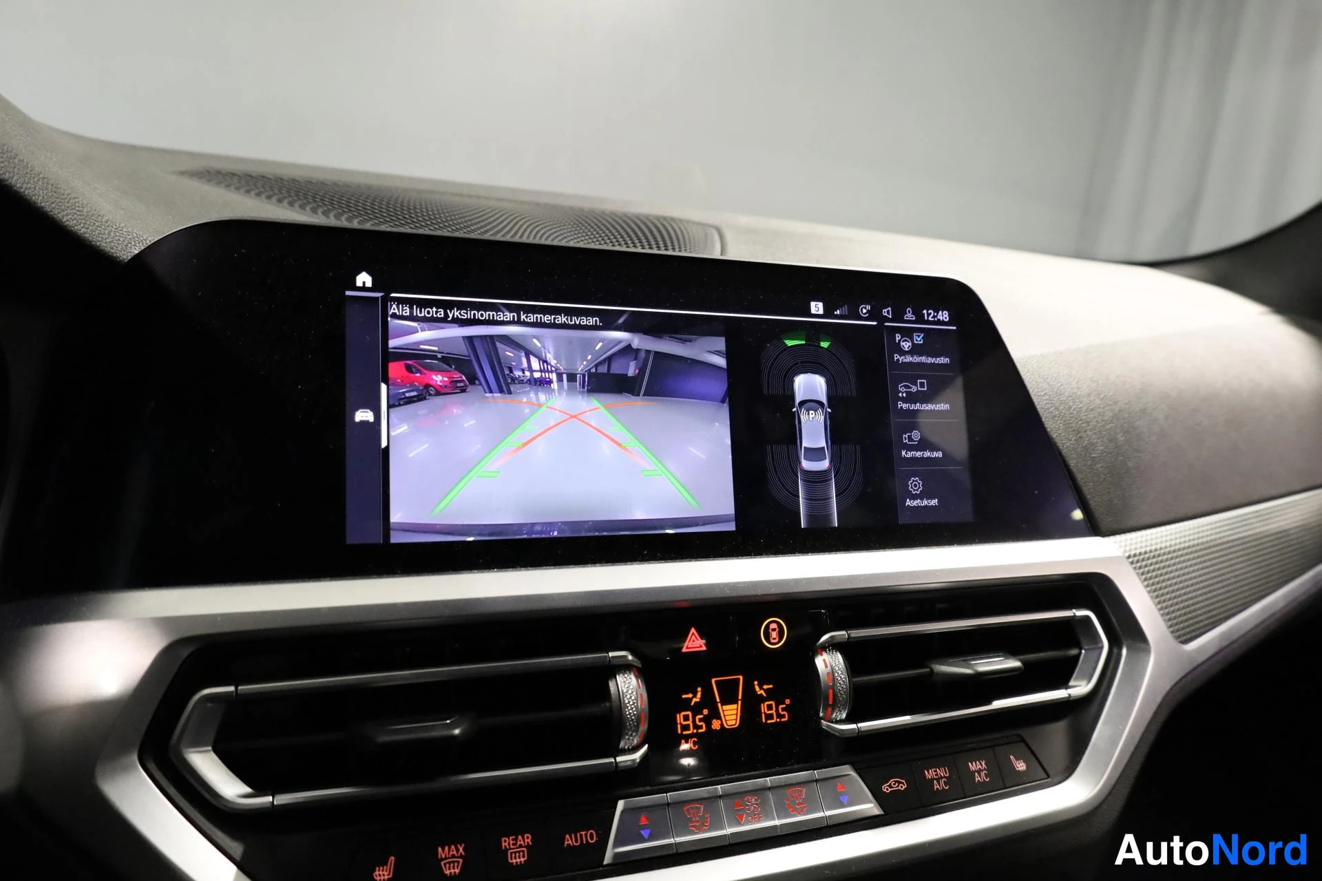 Harmaa BMW 330e xDrive 2020, yksityiskohta, kuva 24