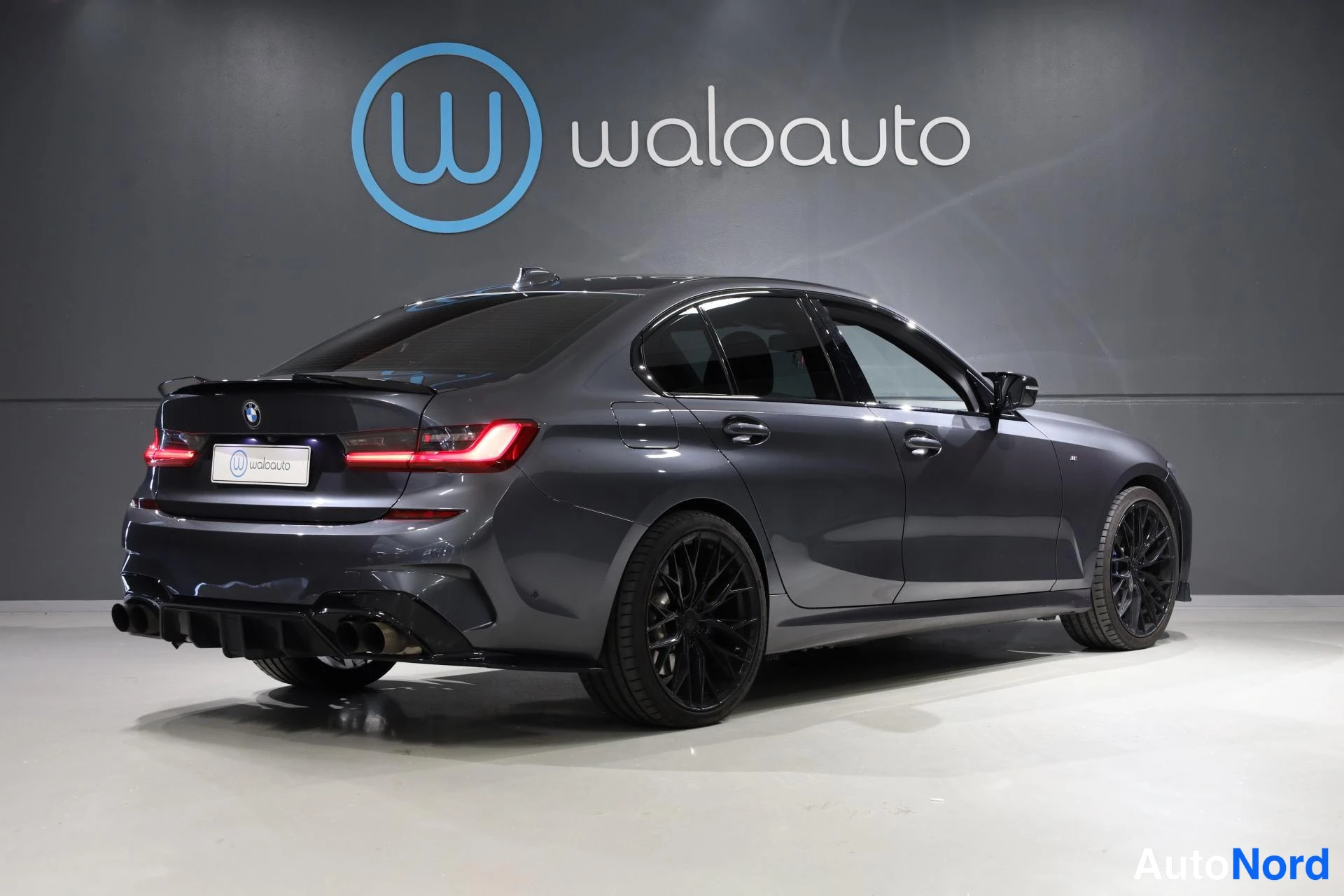 Harmaa BMW 330e xDrive 2020, takaviisto, kuva 7