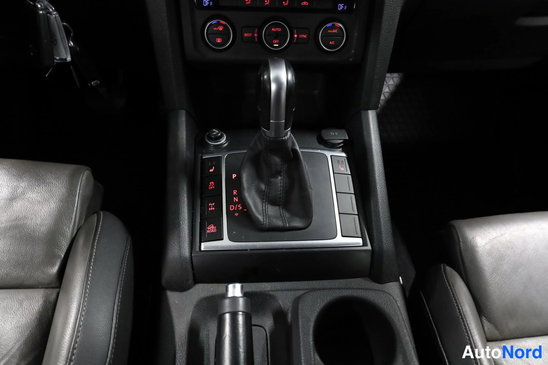 Musta Volkswagen Amarok 2019, yksityiskohta, kuva 24