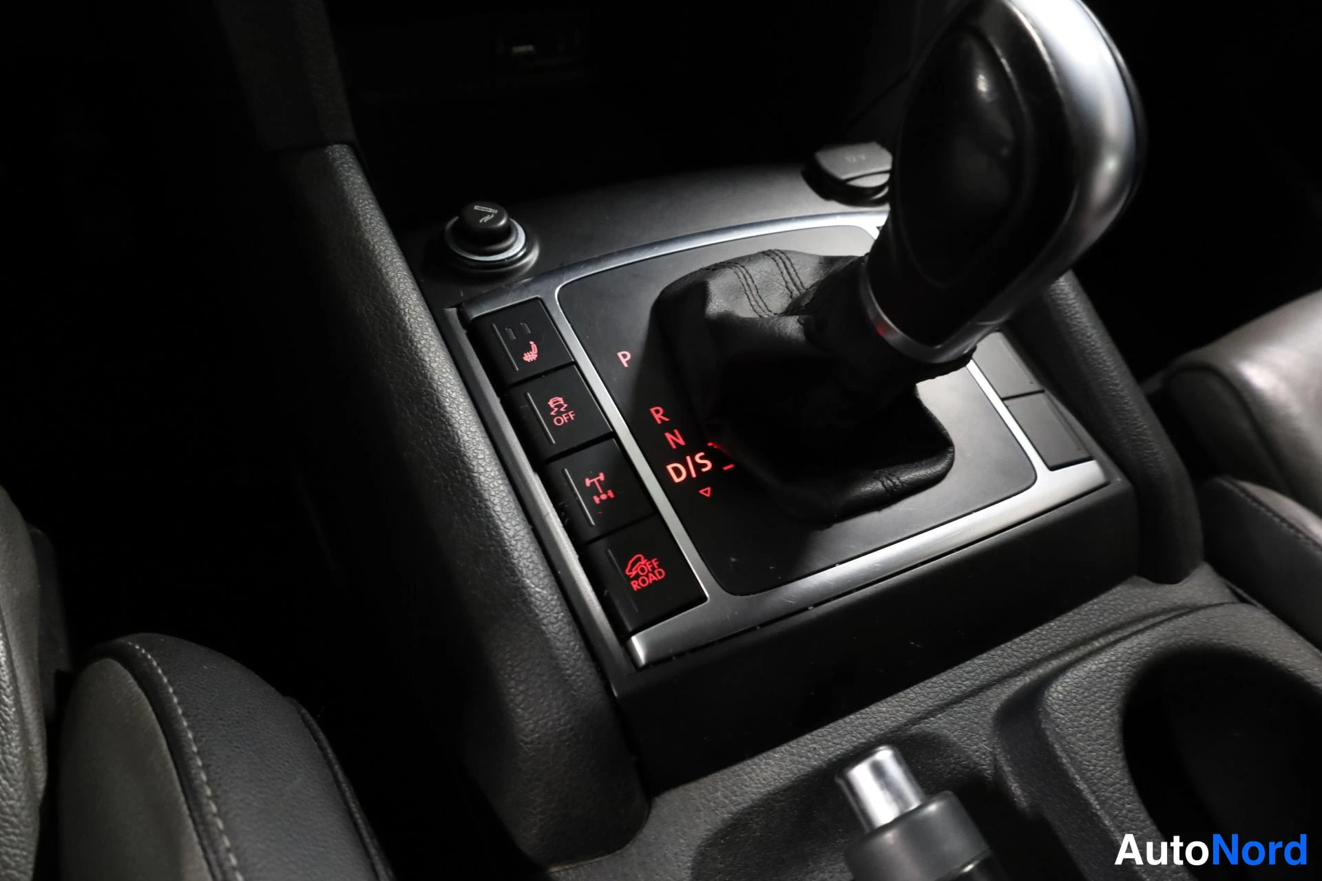 Musta Volkswagen Amarok 2019, yksityiskohta, kuva 31