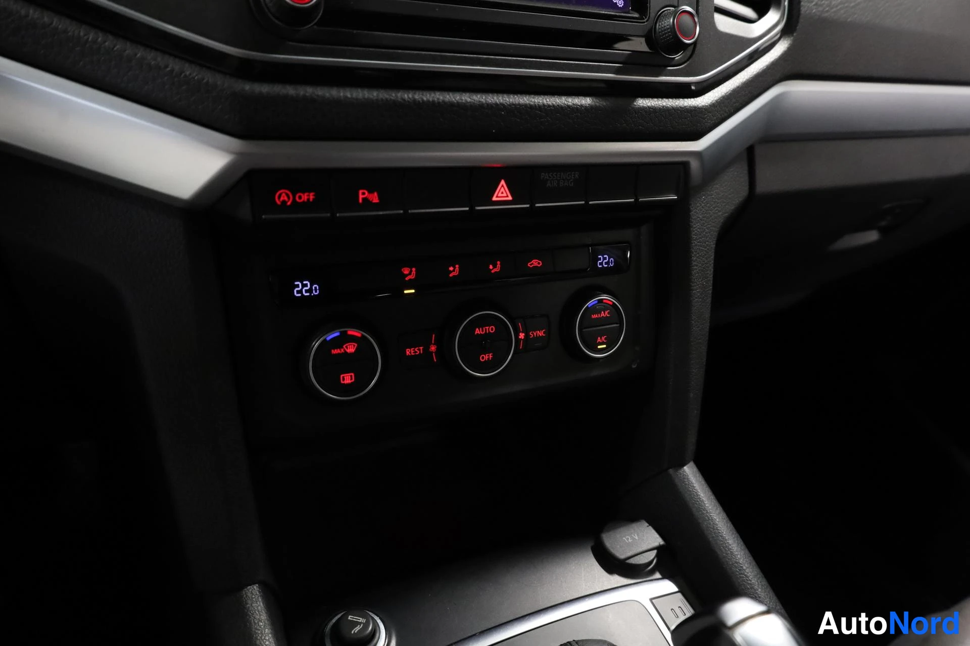 Musta Volkswagen Amarok 2019, yksityiskohta, kuva 25