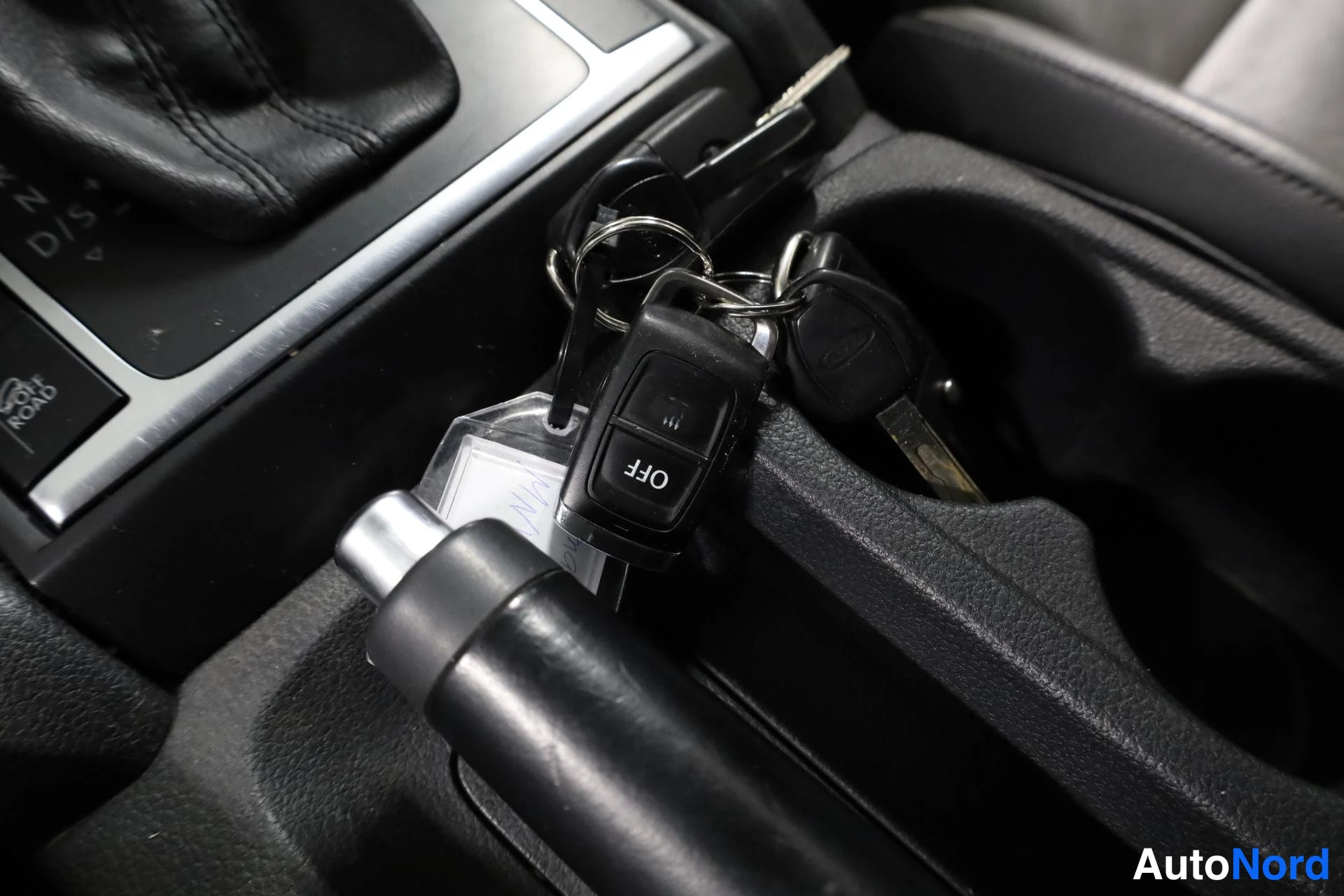 Musta Volkswagen Amarok 2019, yksityiskohta, kuva 27