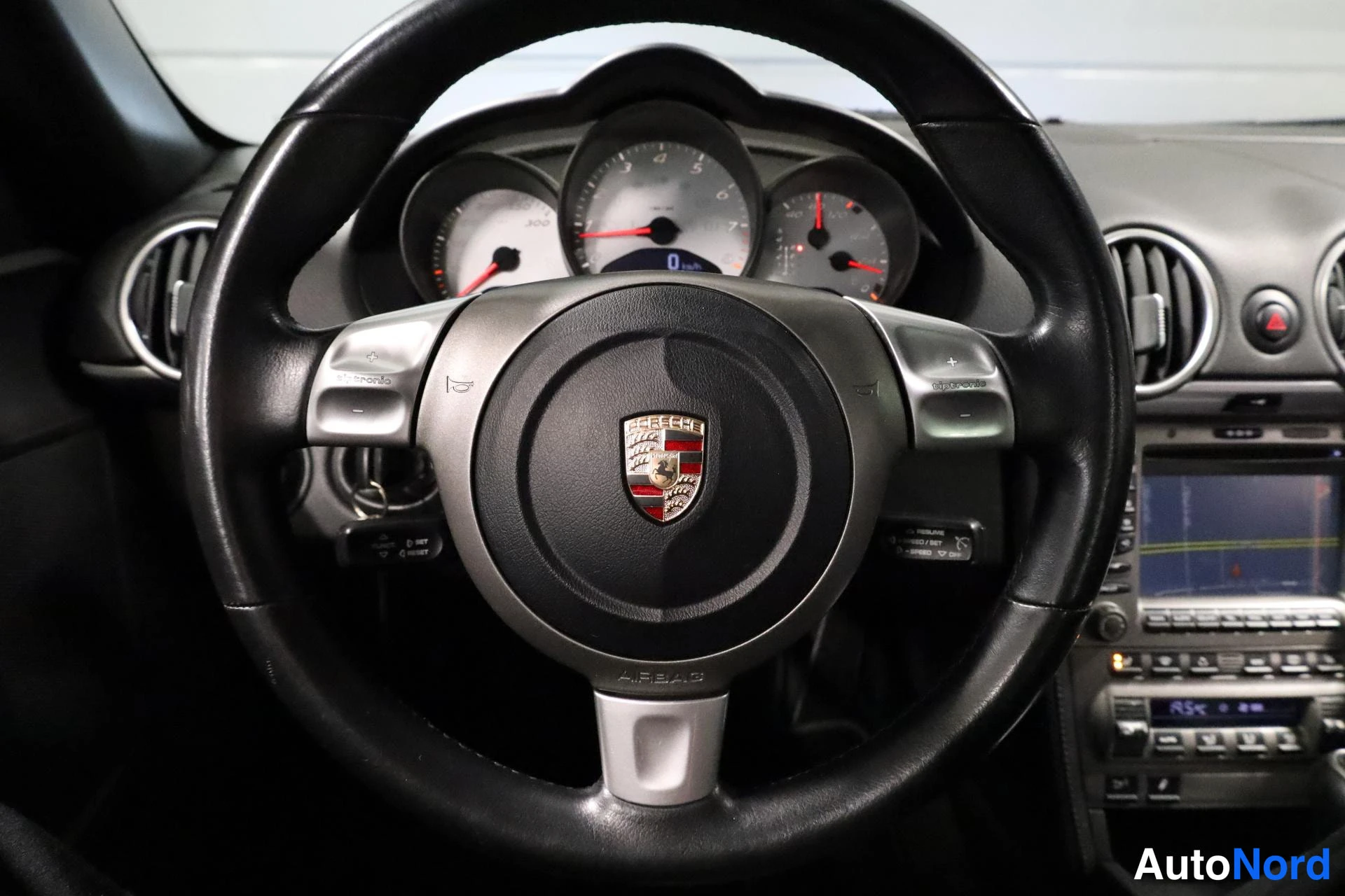 Musta Porsche Cayman 2006, yksityiskohta, kuva 17