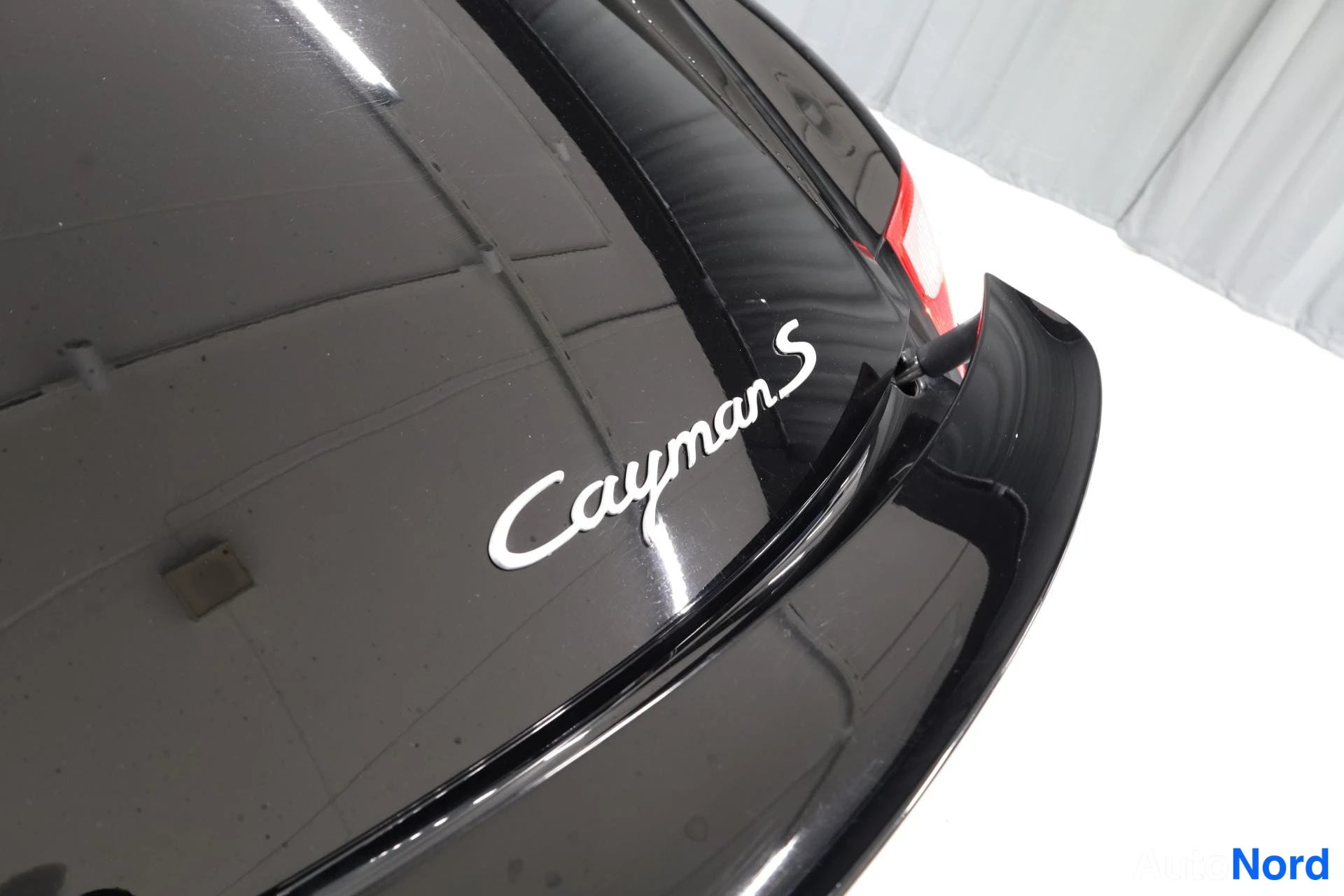 Musta Porsche Cayman 2006, yksityiskohta, kuva 15