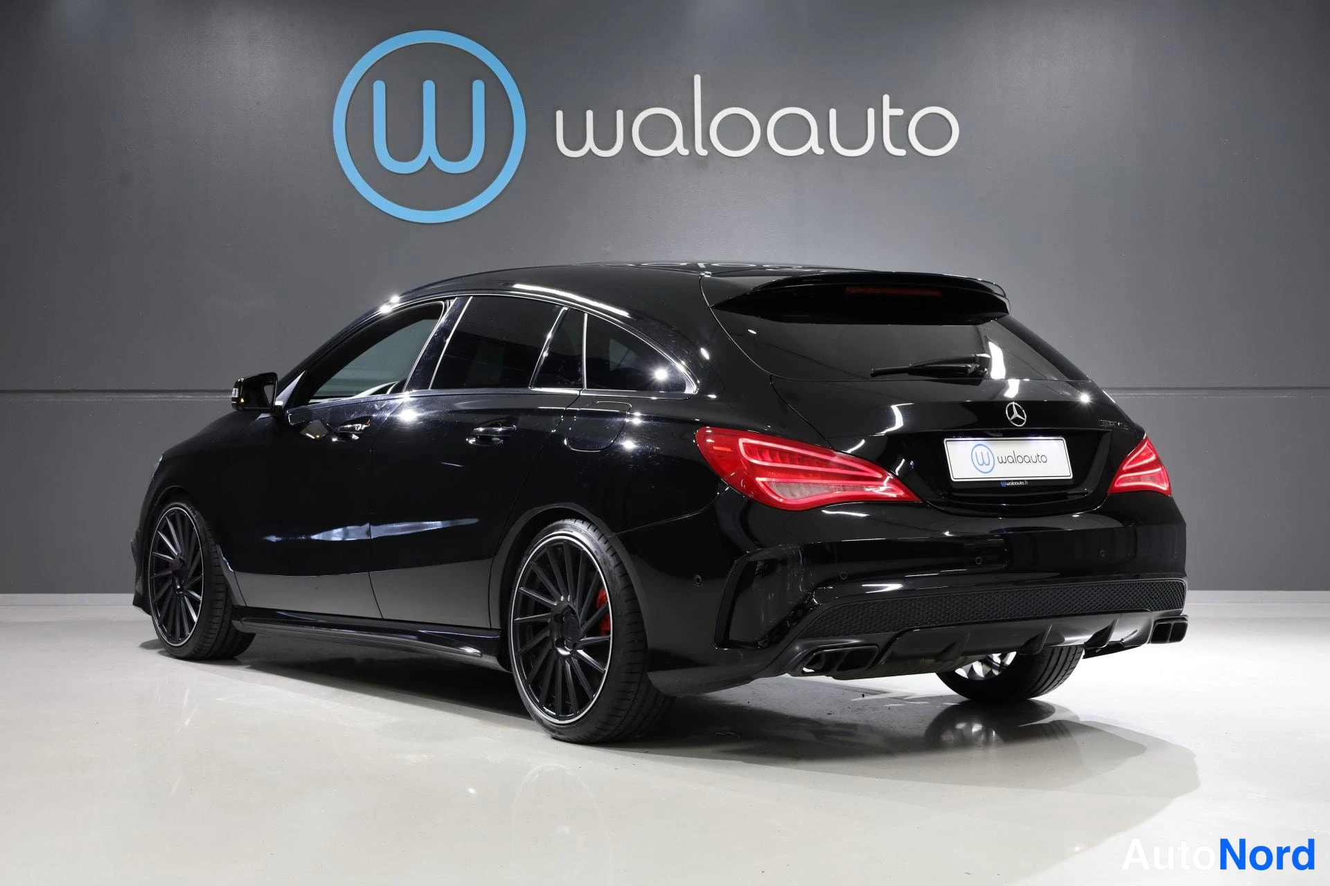 Musta Mercedes-Benz CLA 45 AMG 2015, takaviisto, kuva 6