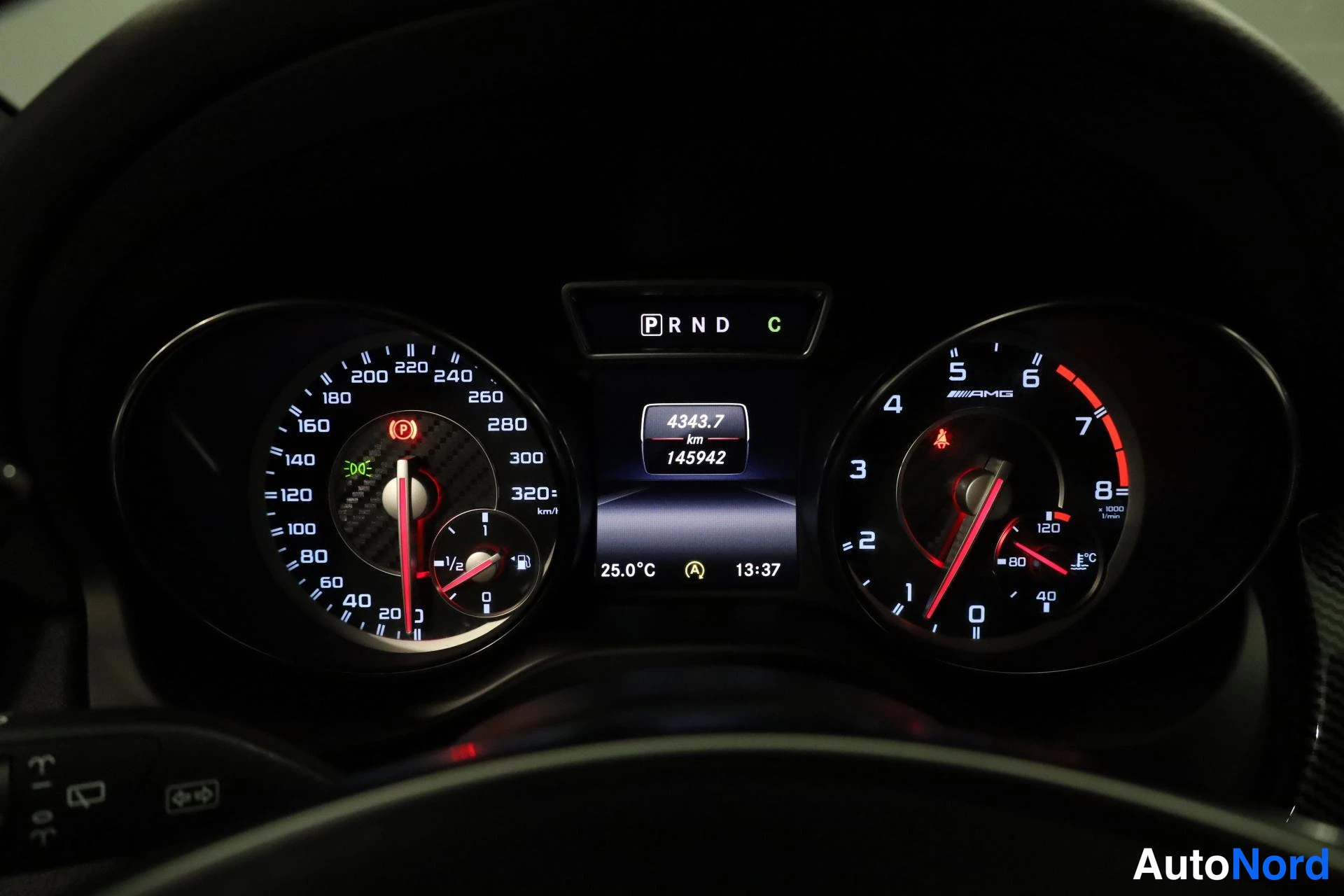 Musta Mercedes-Benz CLA 45 AMG 2015, yksityiskohta, kuva 30