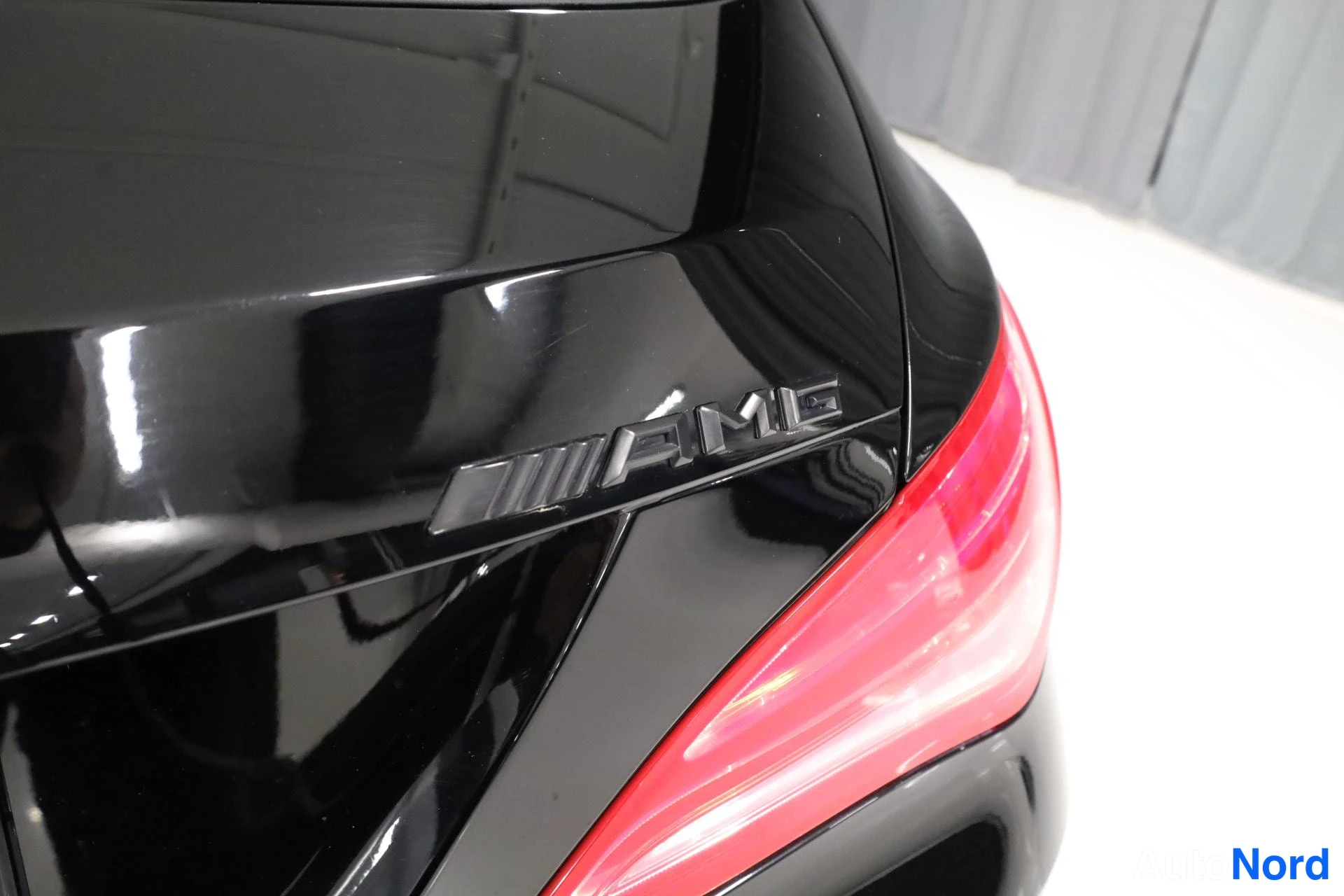 Musta Mercedes-Benz CLA 45 AMG 2015, yksityiskohta, kuva 28