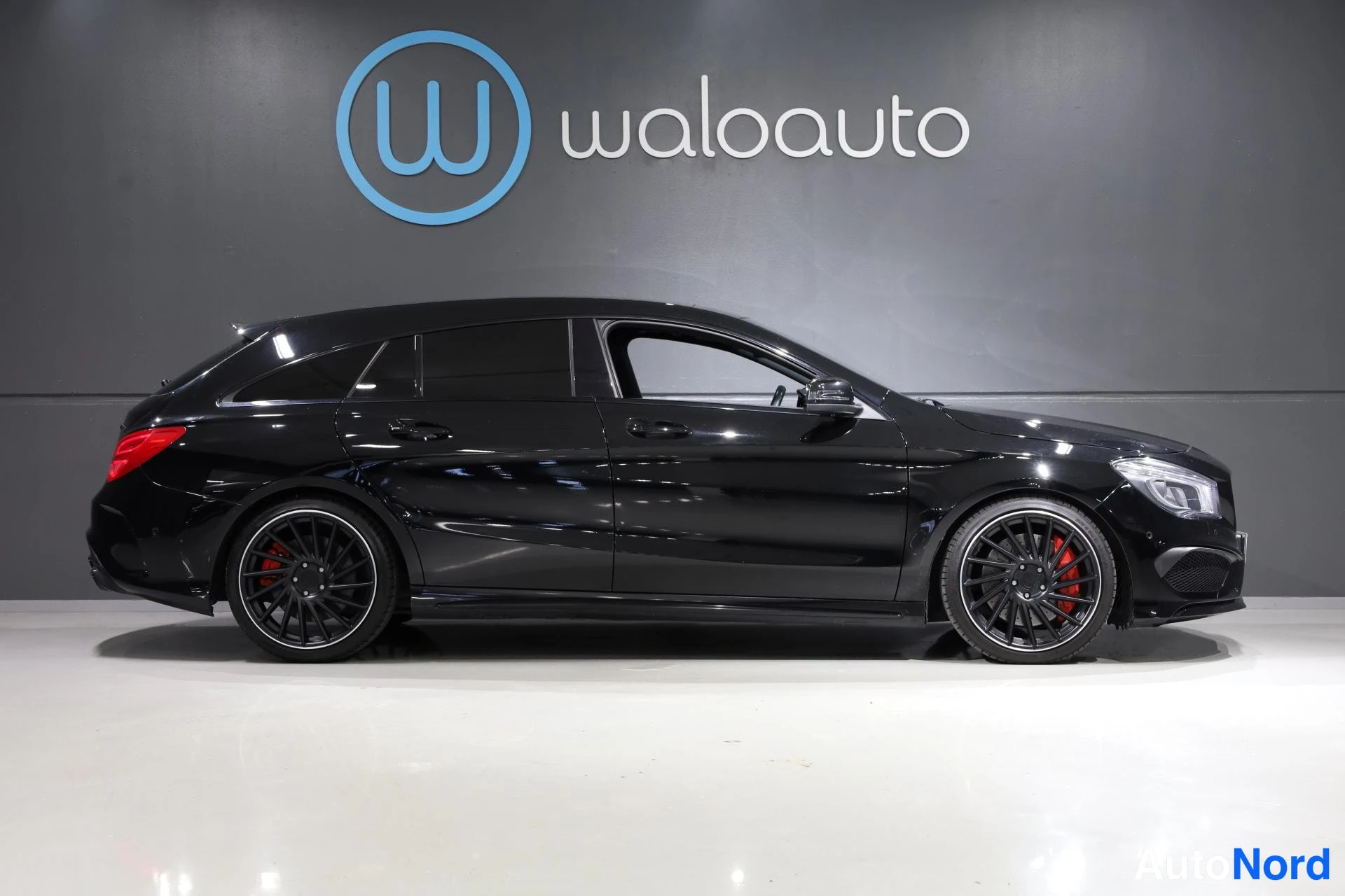 Musta Mercedes-Benz CLA 45 AMG 2015, takaviisto, kuva 5