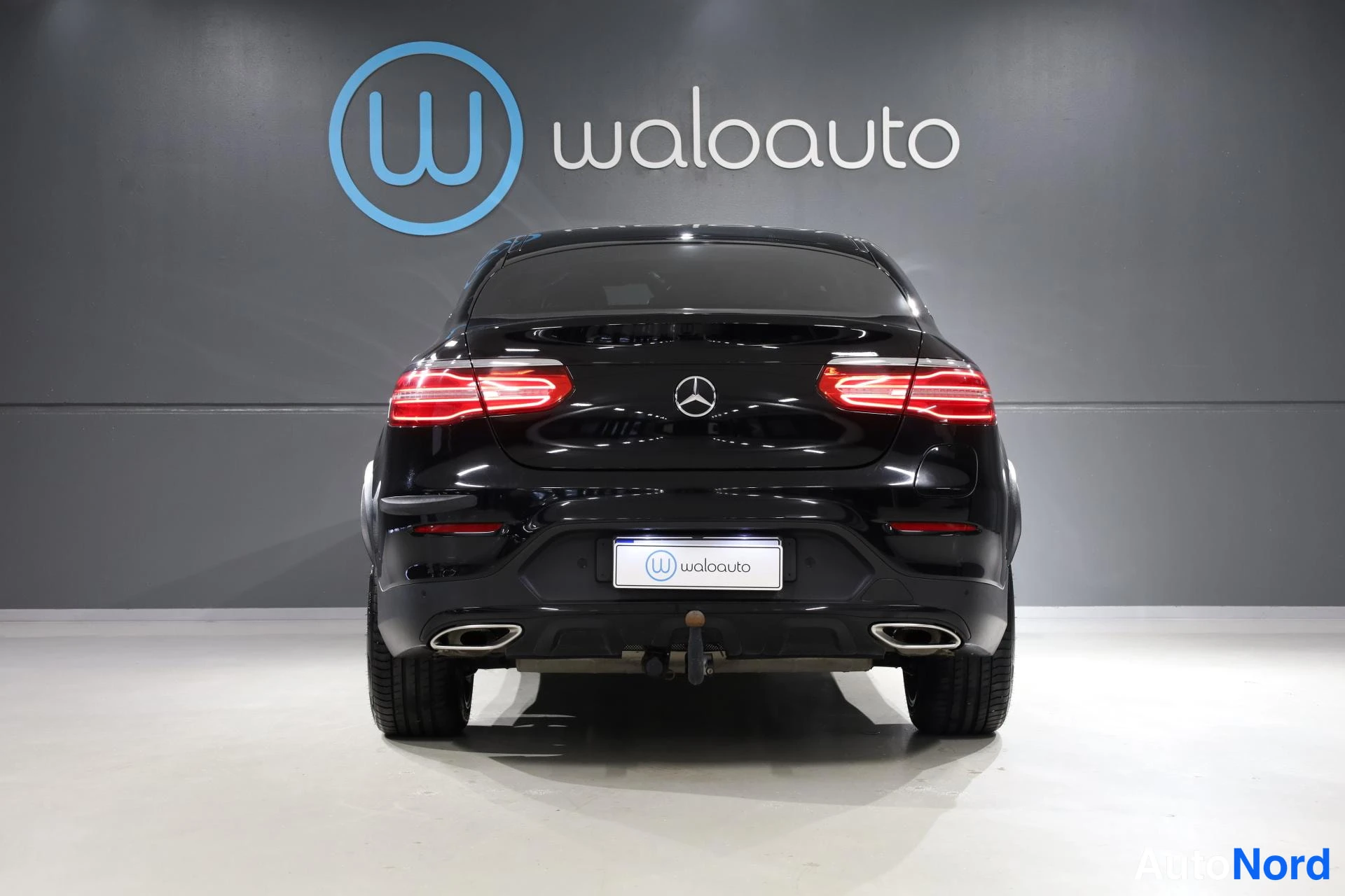 Musta Mercedes-Benz GLC 2018, takaa, kuva 8