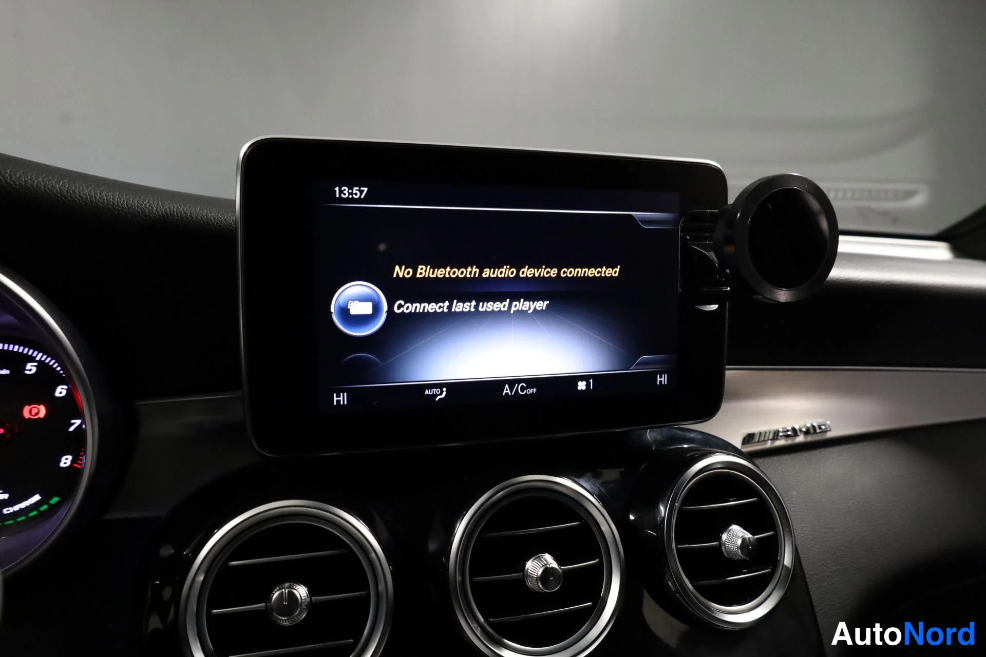 Musta Mercedes-Benz GLC 2018, yksityiskohta, kuva 20