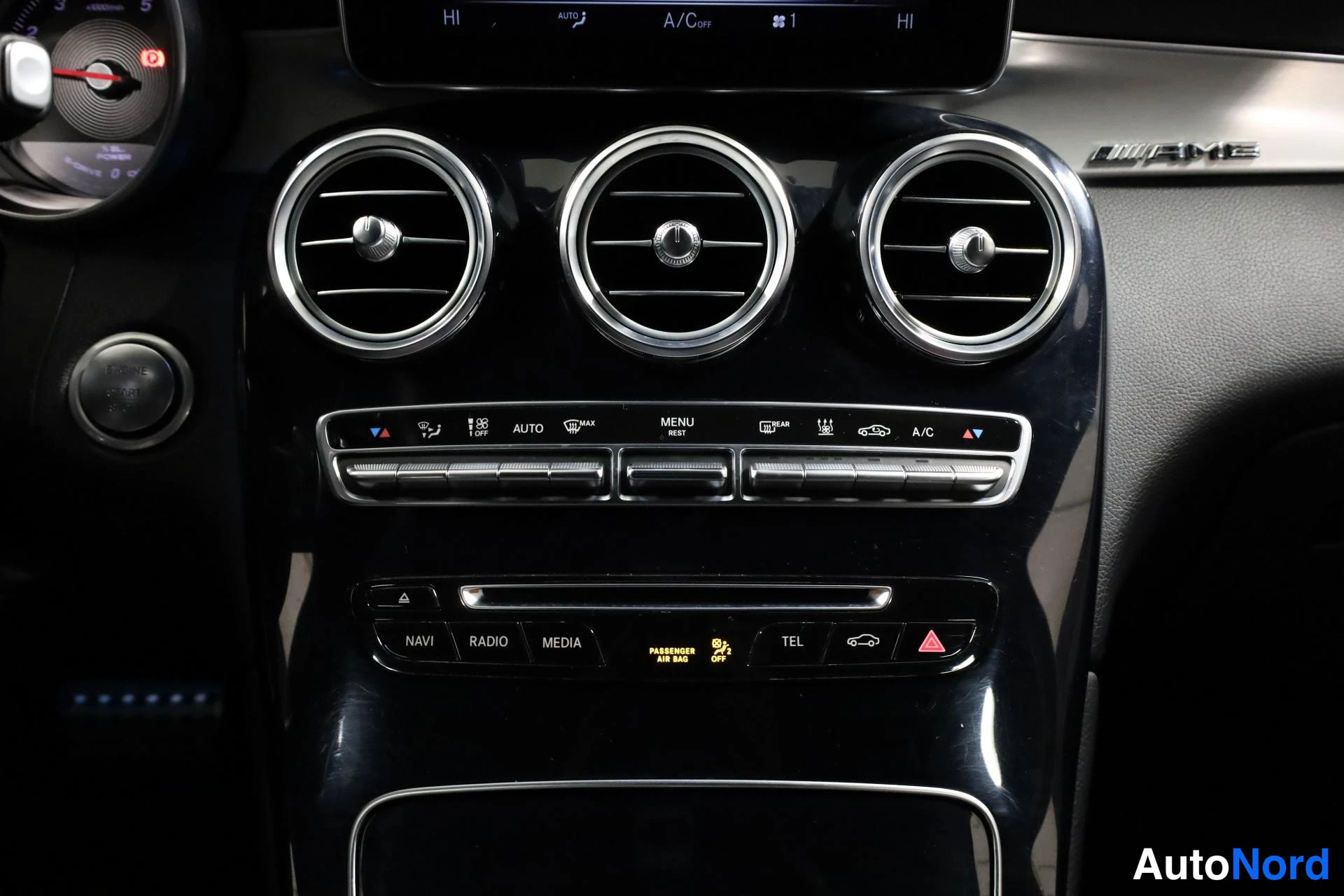Musta Mercedes-Benz GLC 2018, yksityiskohta, kuva 21