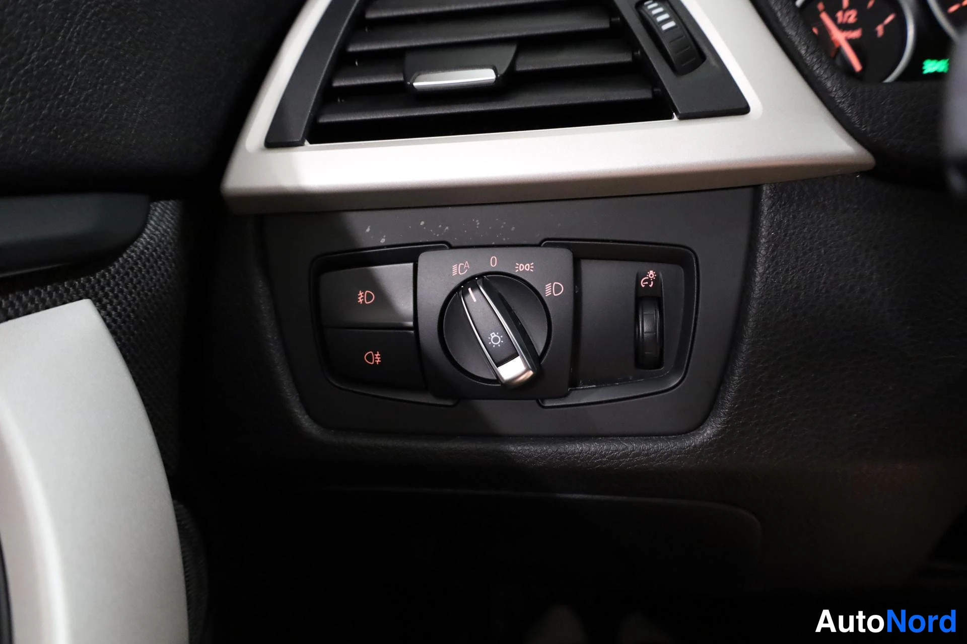 Valkoinen BMW 435d xDrive 2016, yksityiskohta, kuva 19