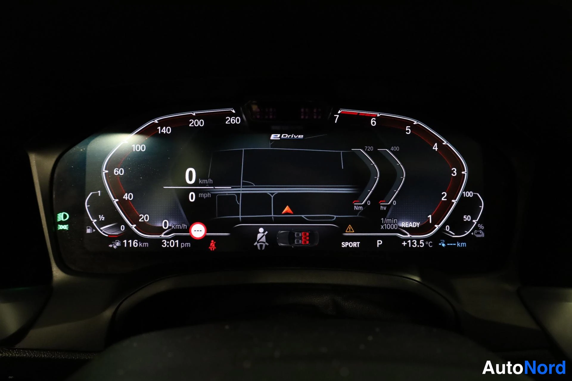 Sininen BMW 330e 2019, yksityiskohta, kuva 19