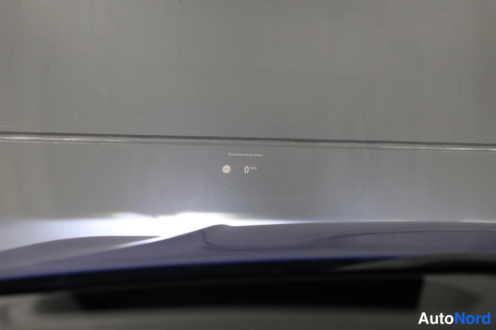 Sininen BMW 330e 2019, yksityiskohta, kuva 28