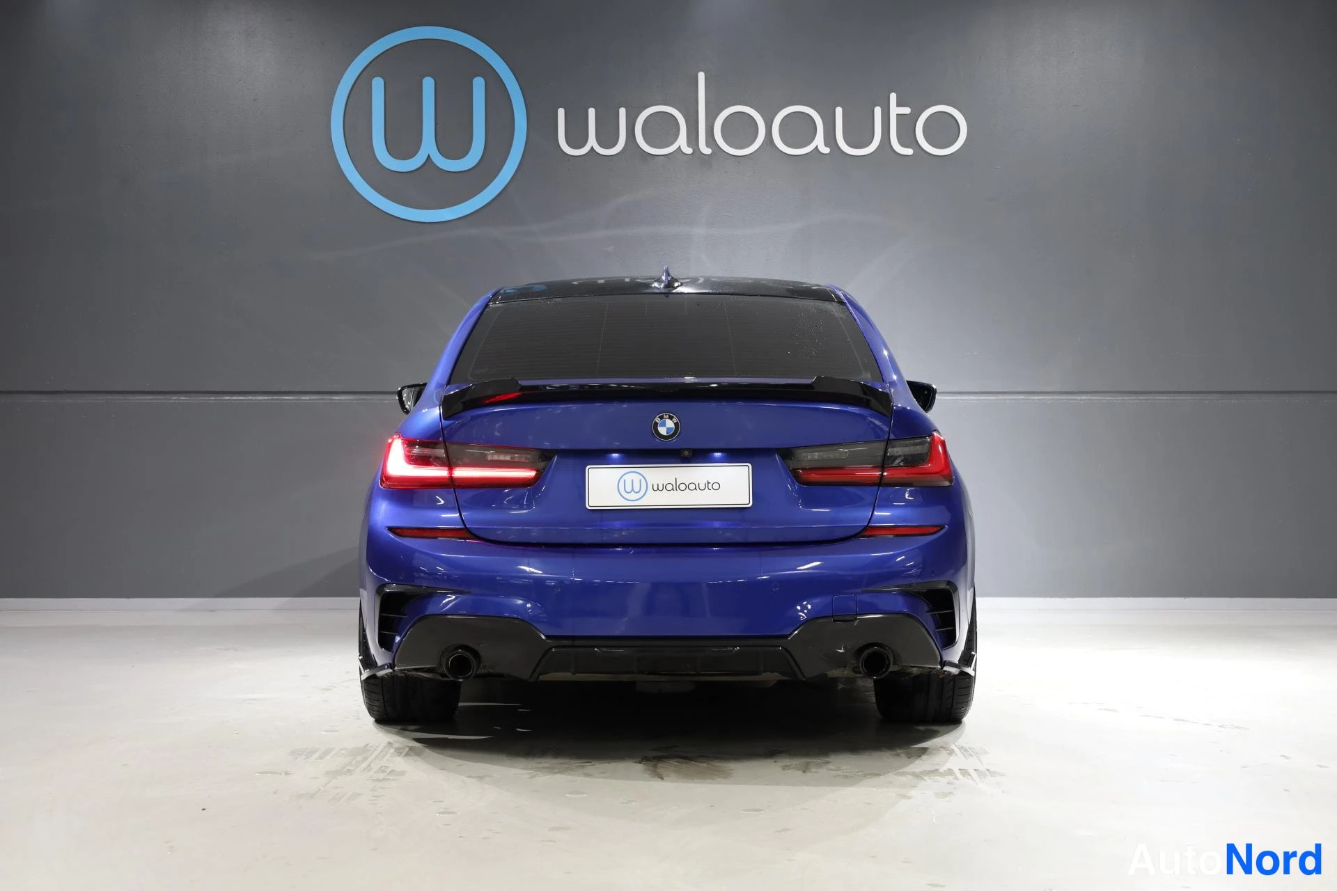 Sininen BMW 330e 2019, takaa, kuva 8