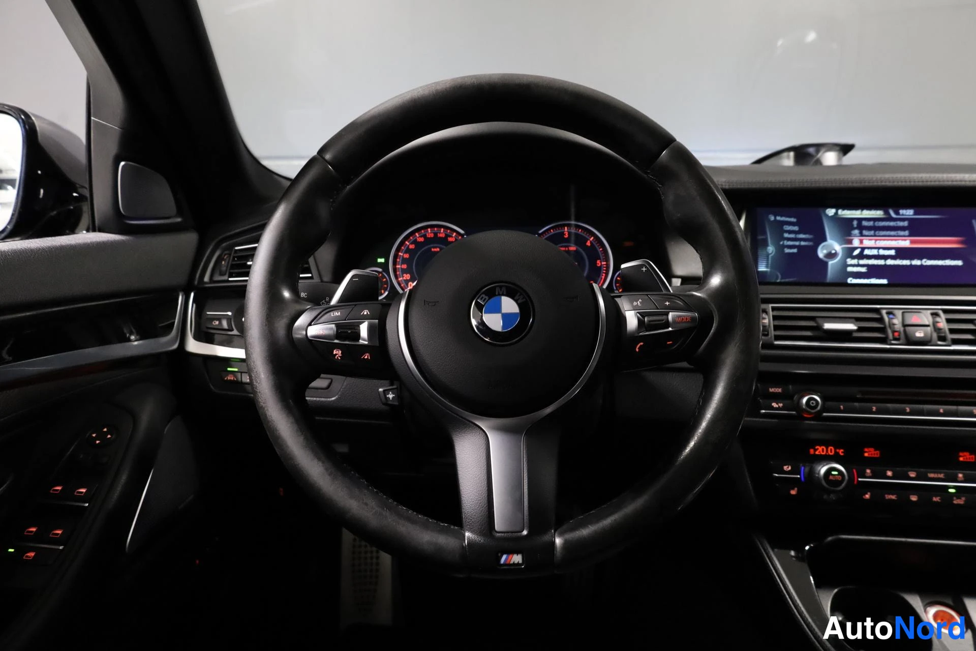 Musta BMW M550d xDrive 2014, yksityiskohta, kuva 20
