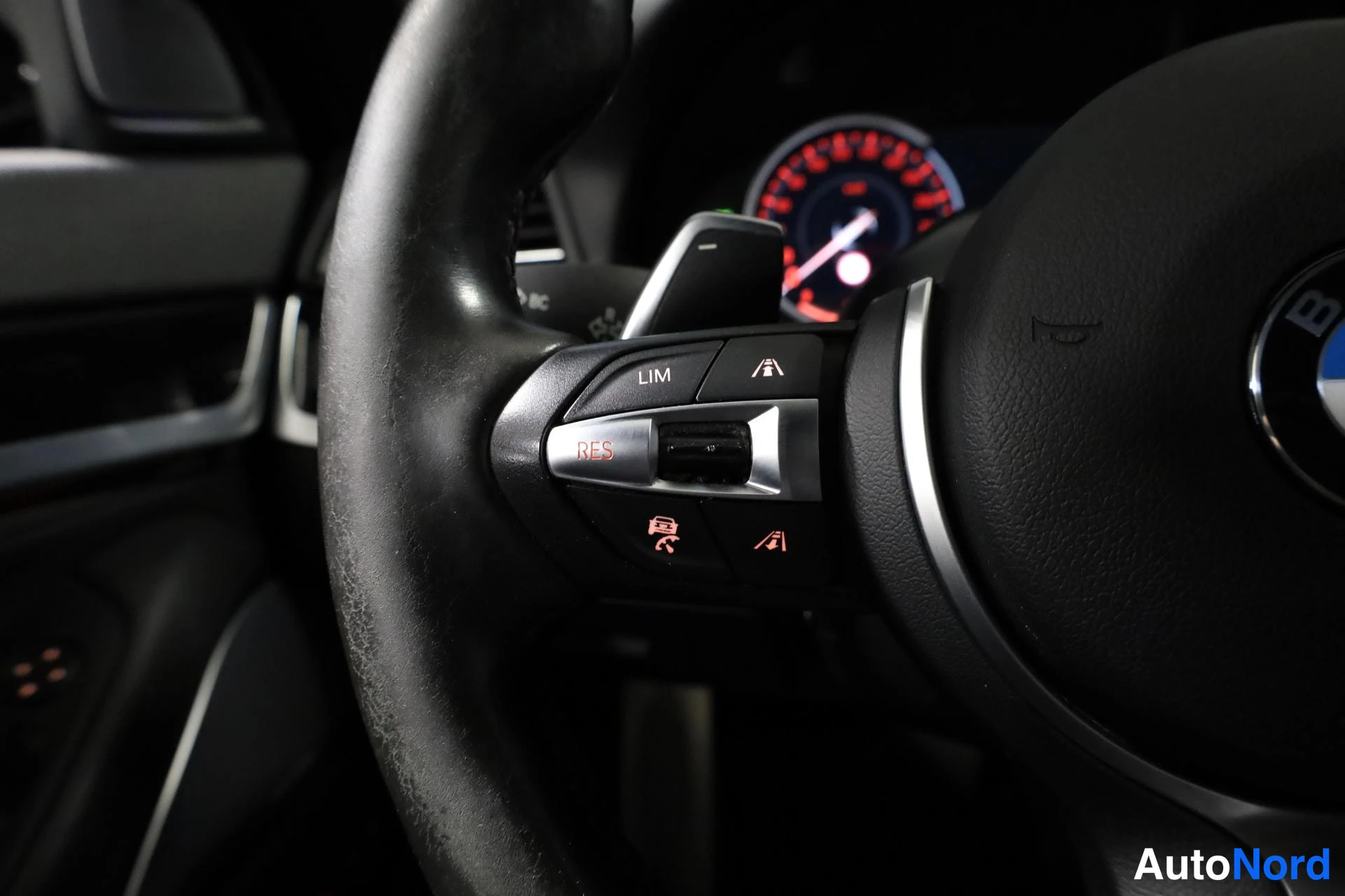 Musta BMW M550d xDrive 2014, yksityiskohta, kuva 21