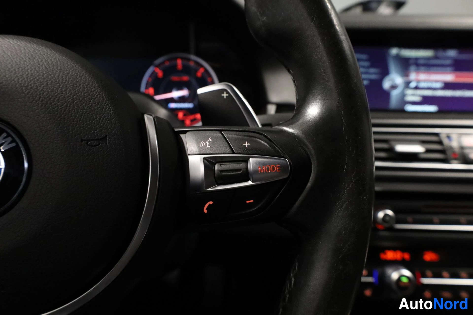 Musta BMW M550d xDrive 2014, yksityiskohta, kuva 22