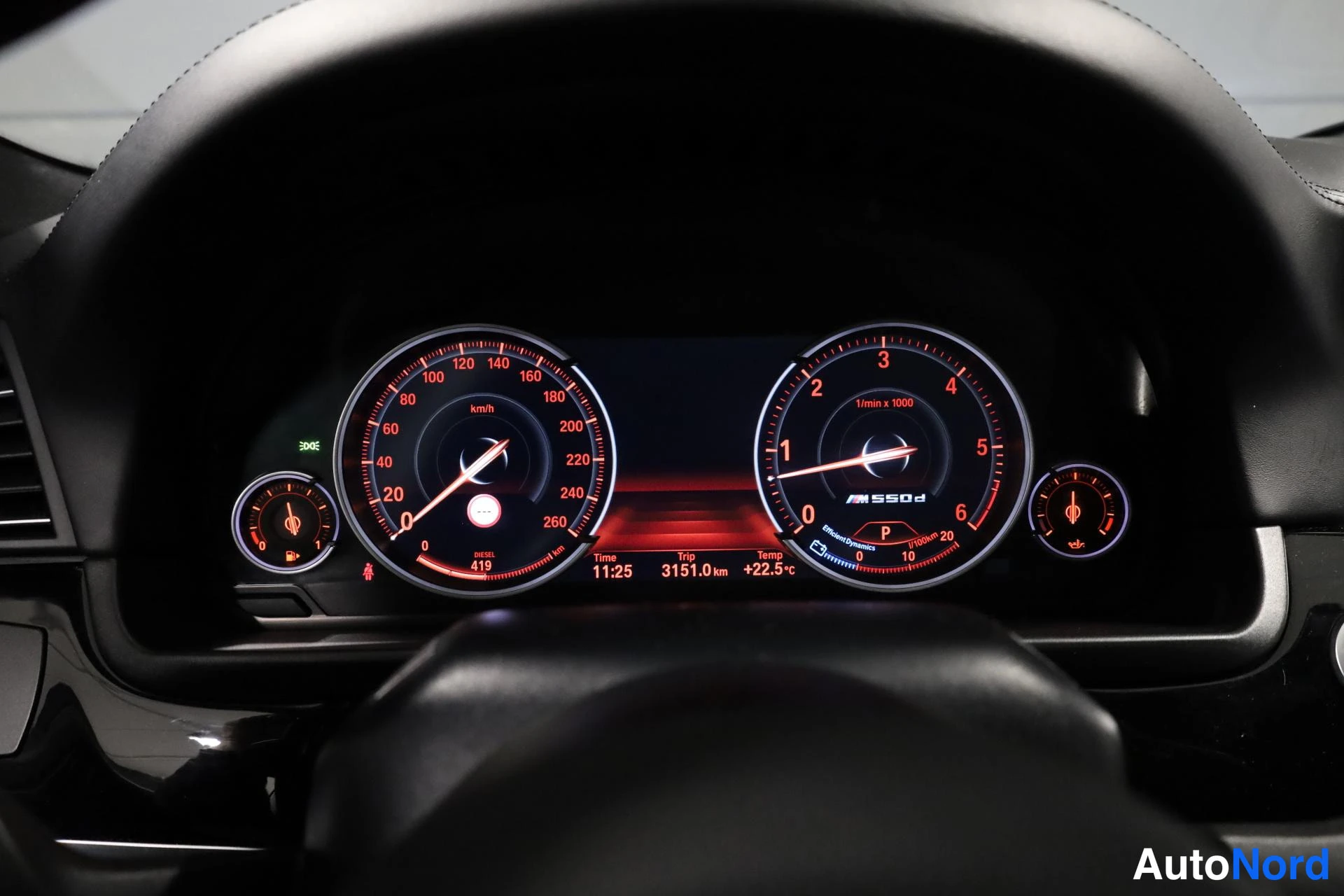 Musta BMW M550d xDrive 2014, yksityiskohta, kuva 23