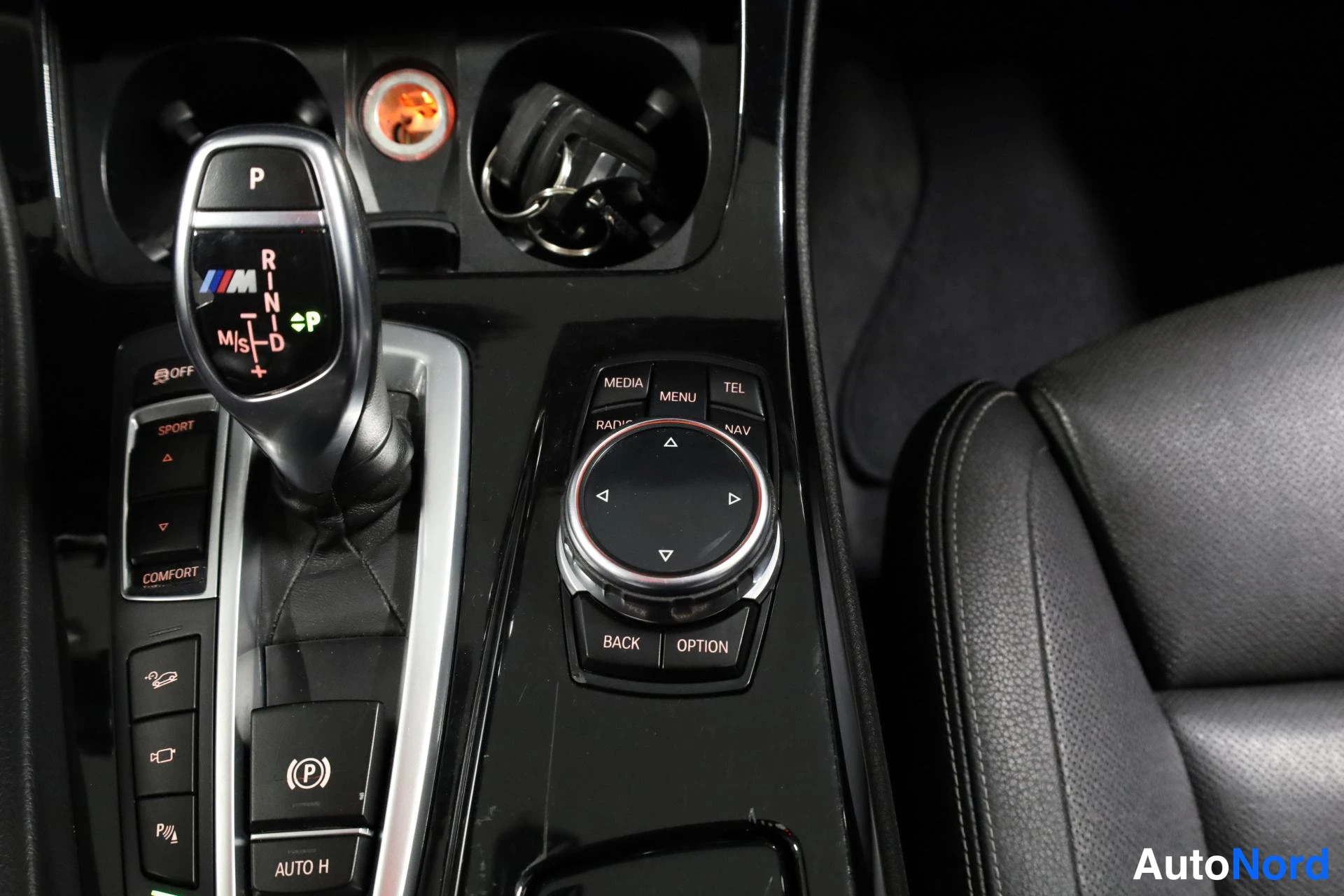 Musta BMW M550d xDrive 2014, yksityiskohta, kuva 27