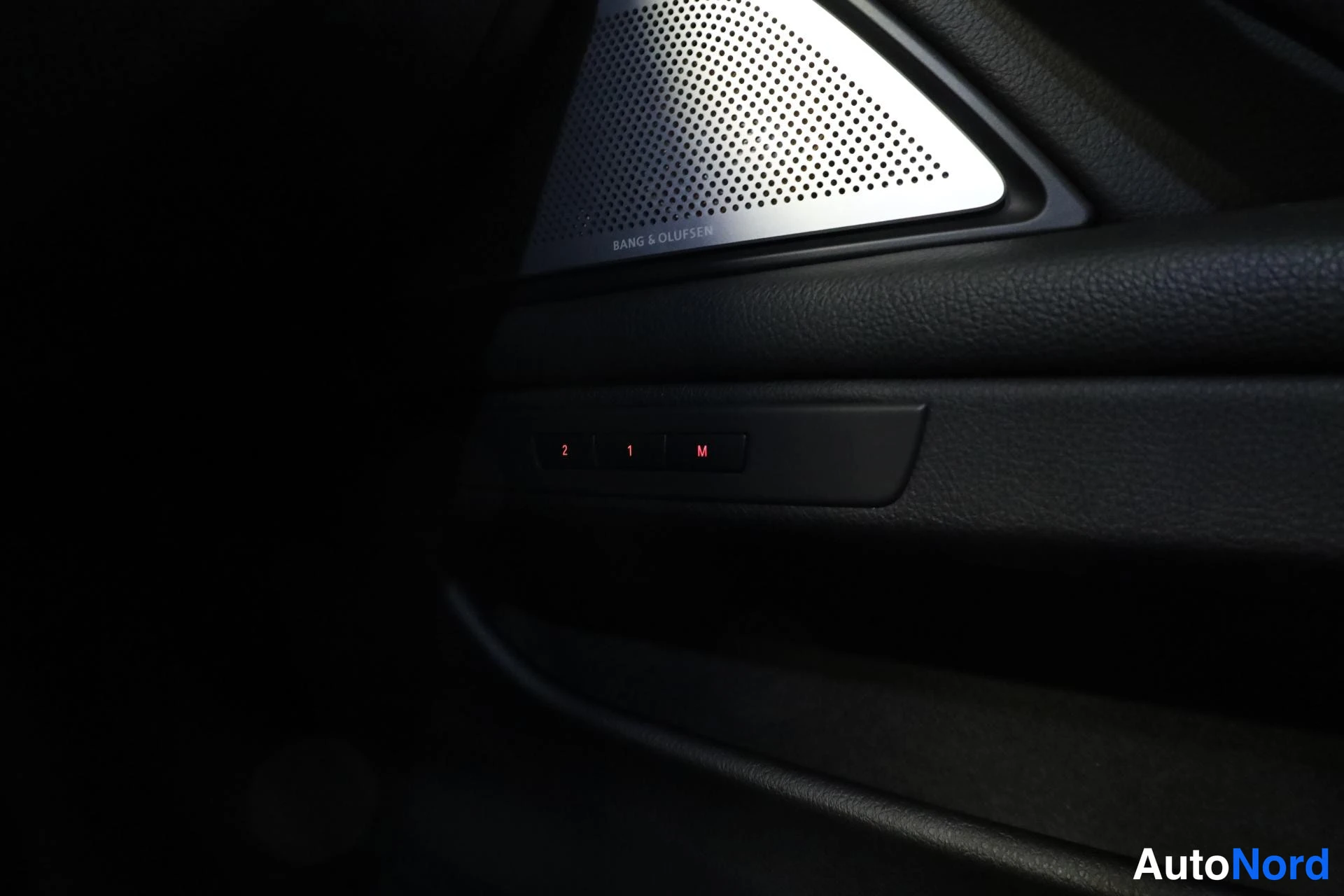 Musta BMW M550d xDrive 2014, yksityiskohta, kuva 36