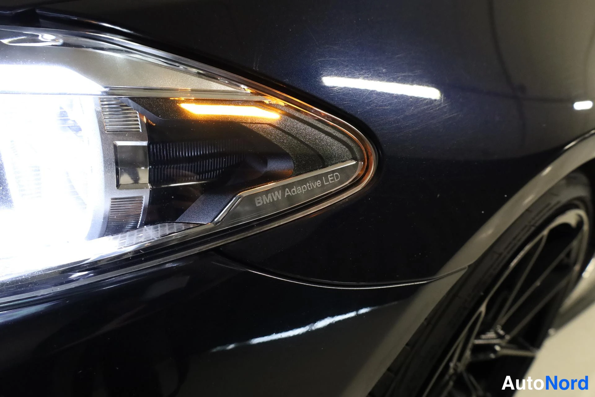 Musta BMW M550d xDrive 2014, yksityiskohta, kuva 37