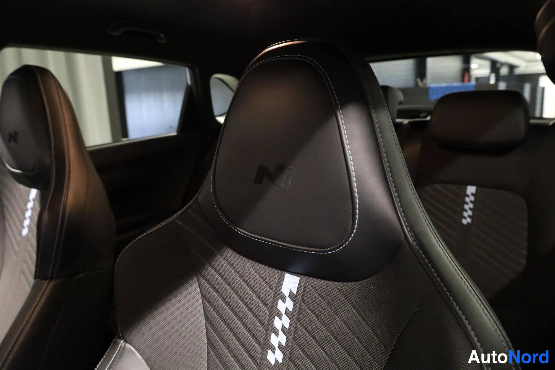 Sininen Hyundai i20 N 2021, etuistuimet, kuva 15