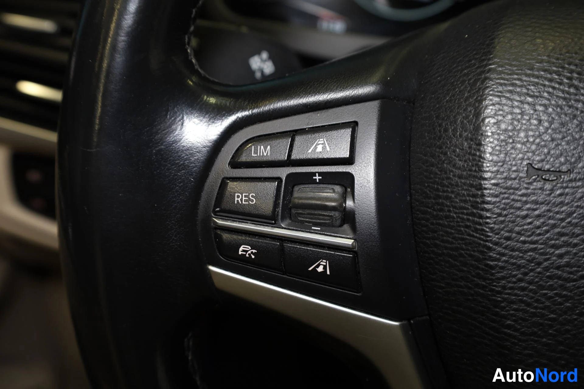 Musta BMW X5 2016, yksityiskohta, kuva 16