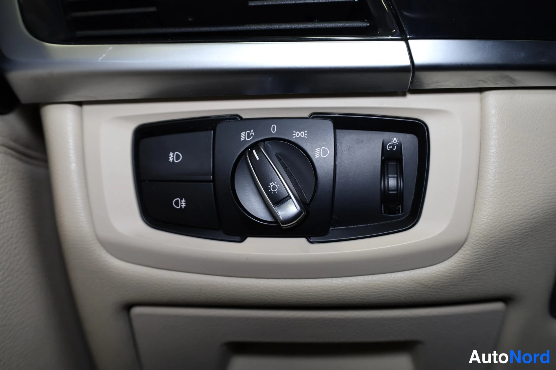 Musta BMW X5 2016, yksityiskohta, kuva 23