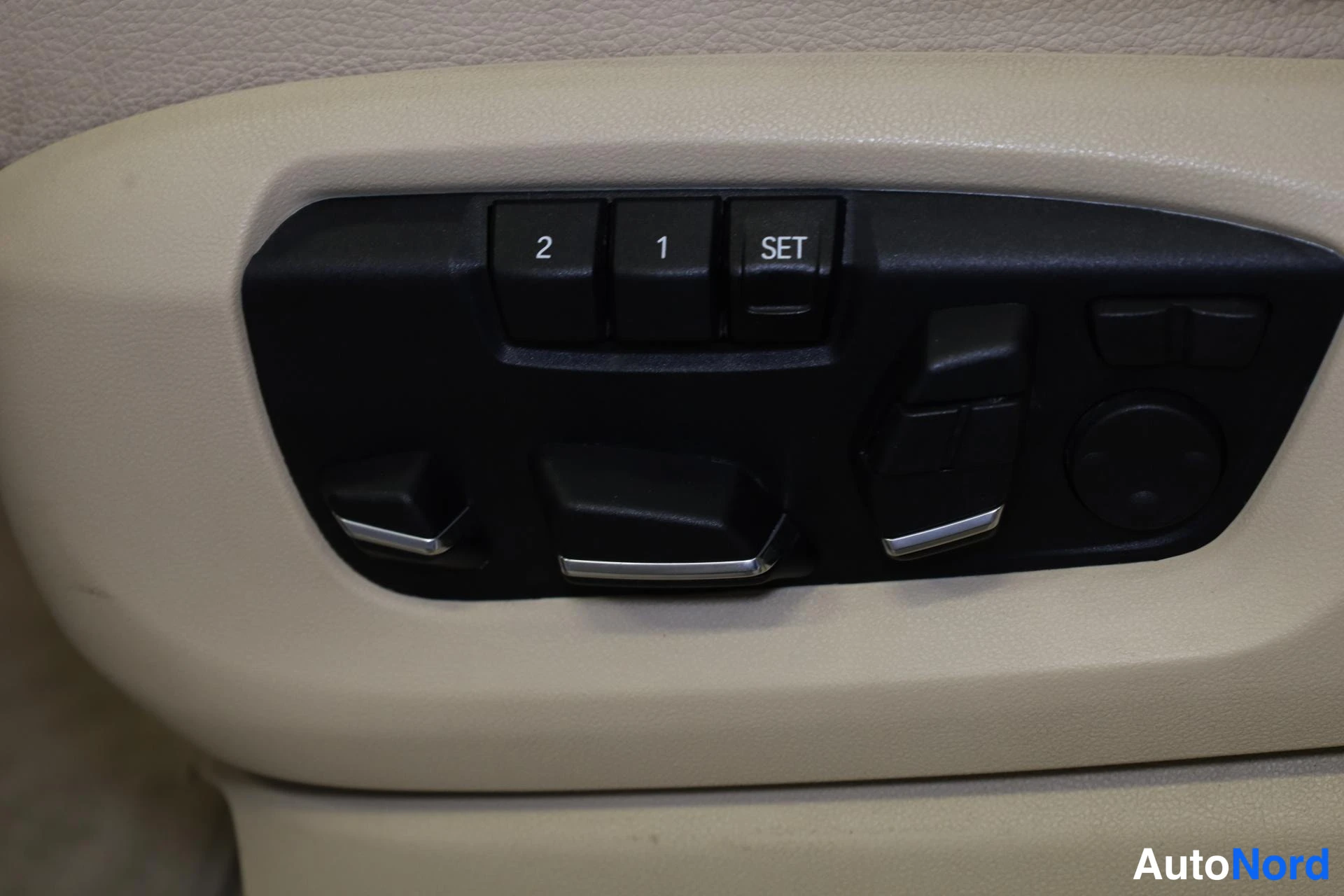 Musta BMW X5 2016, yksityiskohta, kuva 24