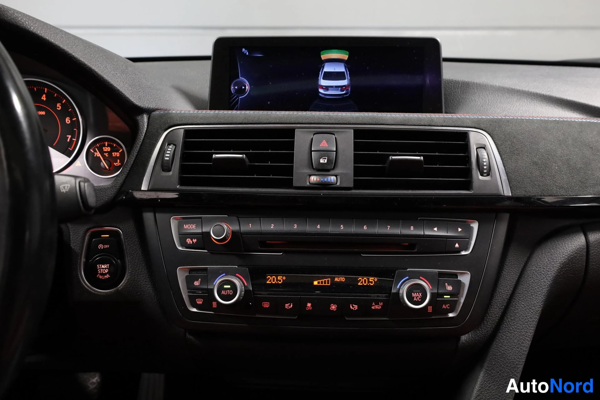 Valkoinen BMW 335i 2013, yksityiskohta, kuva 22