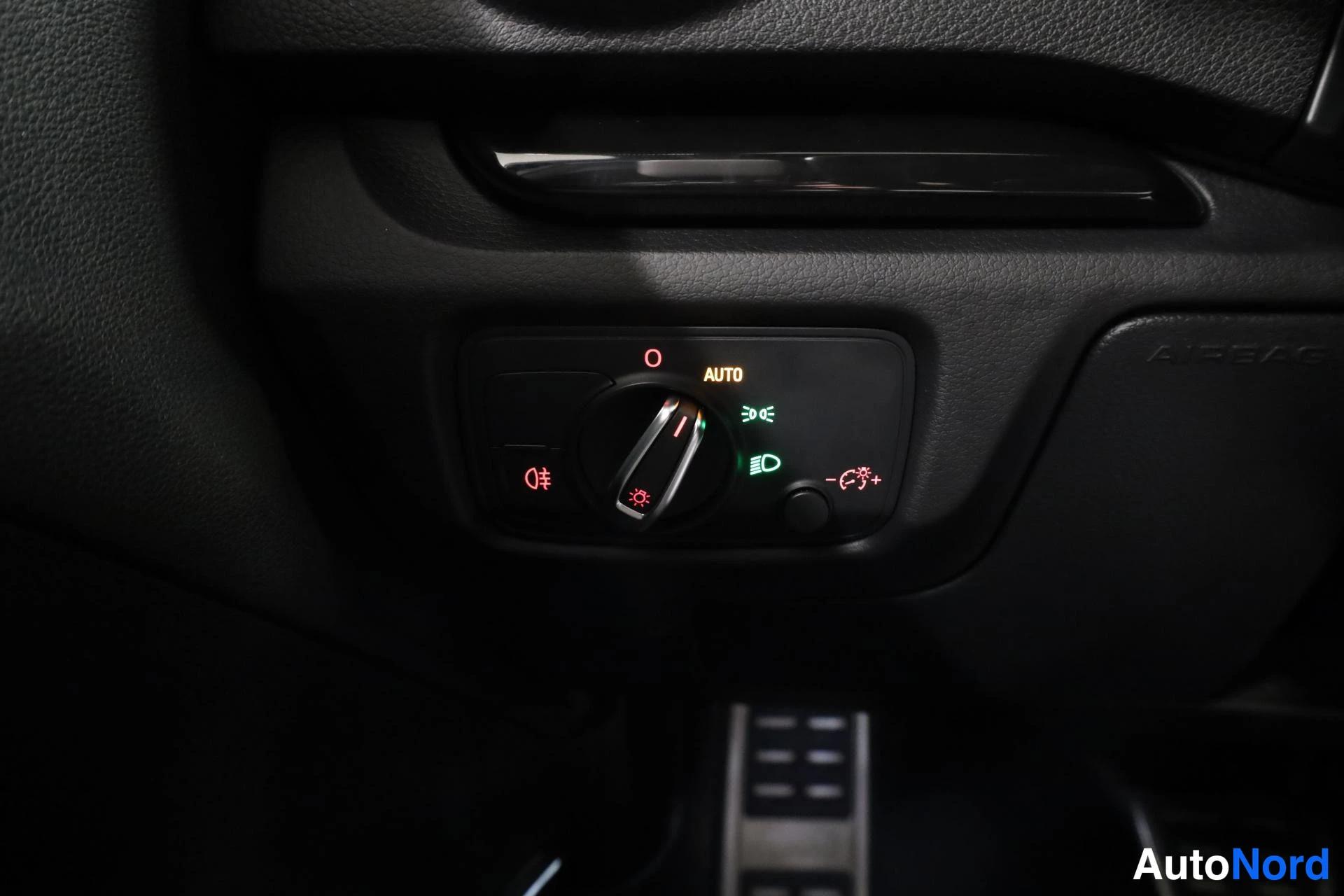 Valkoinen Audi S3 2014, yksityiskohta, kuva 25