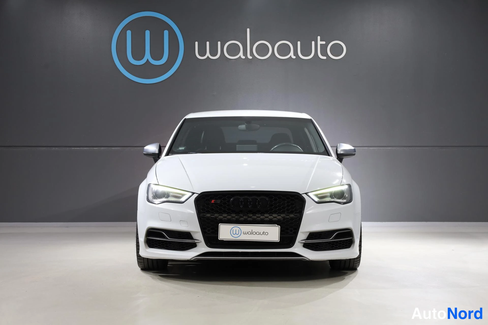 Valkoinen Audi S3 2014, edestä, kuva 5