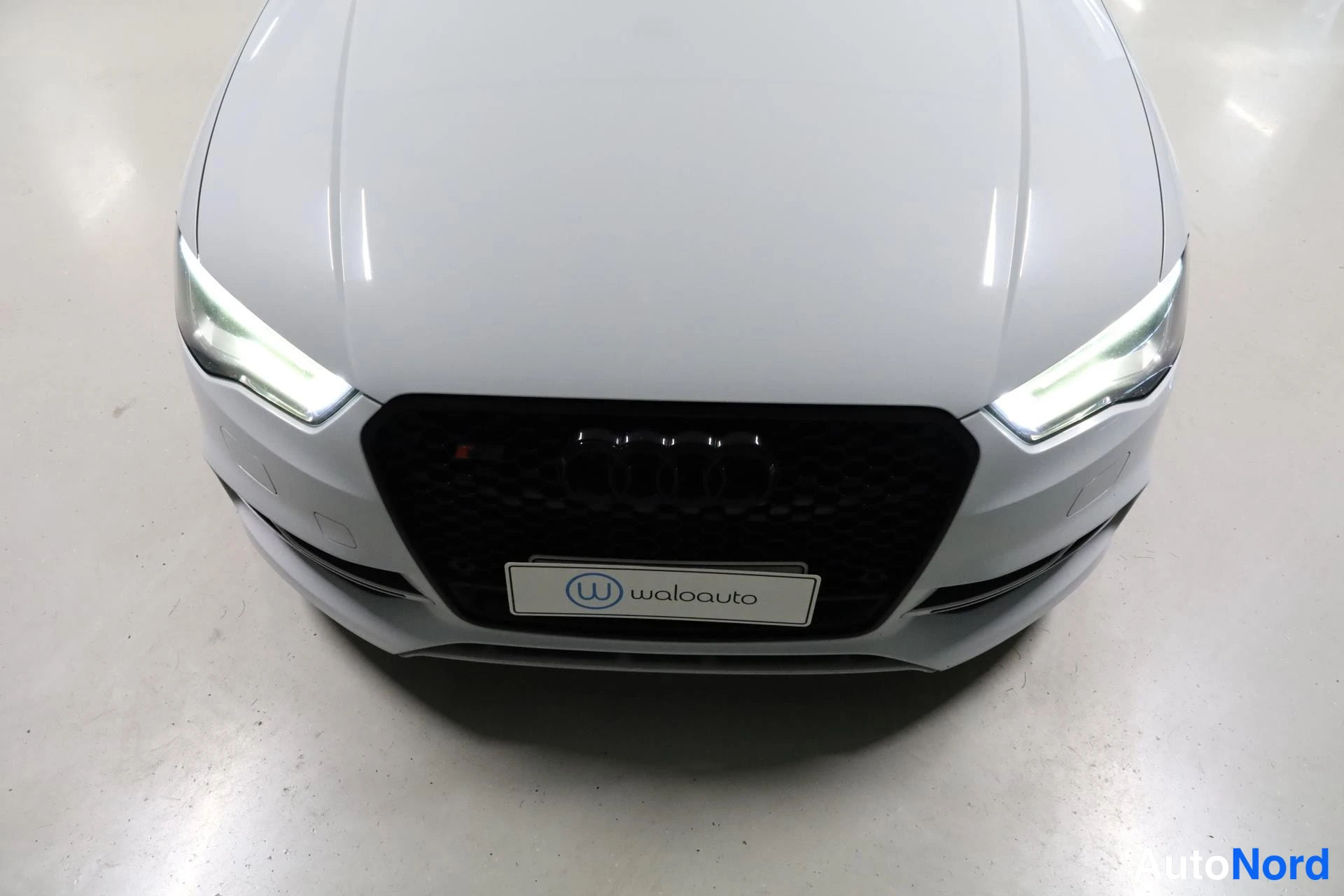 Valkoinen Audi S3 2014, edestä, kuva 4