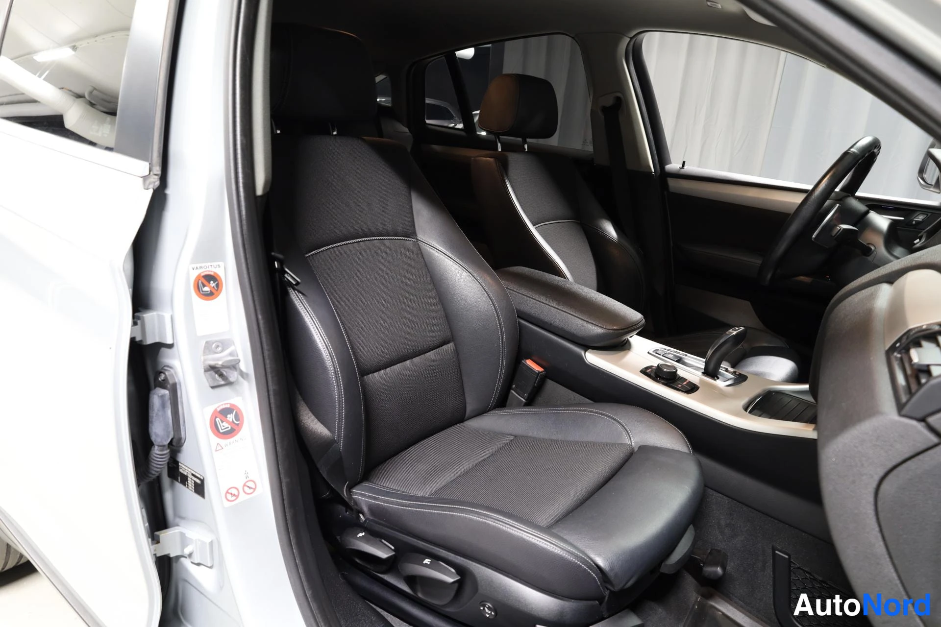 Hopea BMW X4 2015, etuistuimet, kuva 14