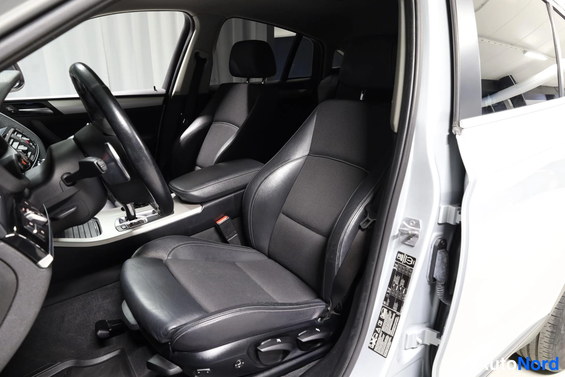 Hopea BMW X4 2015, etuistuimet, kuva 13