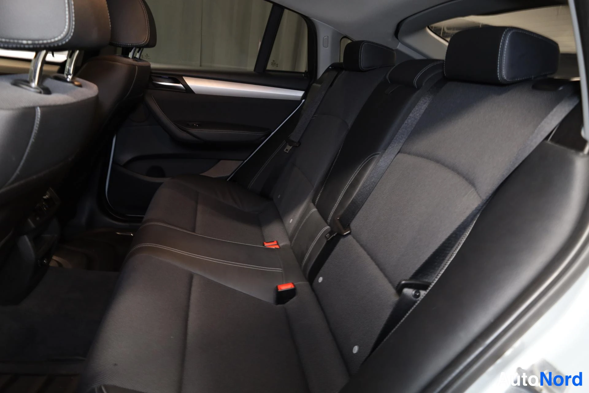 Hopea BMW X4 2015, takaistuimet, kuva 15