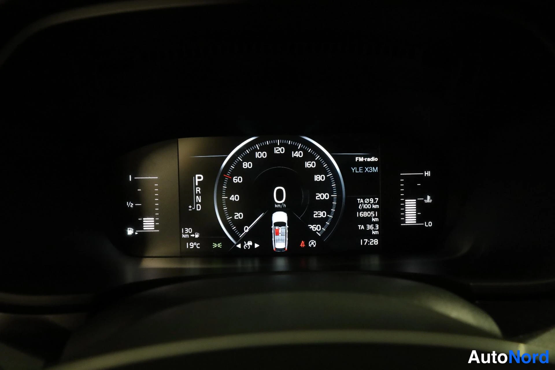 Musta Volvo V90 2018, yksityiskohta, kuva 19