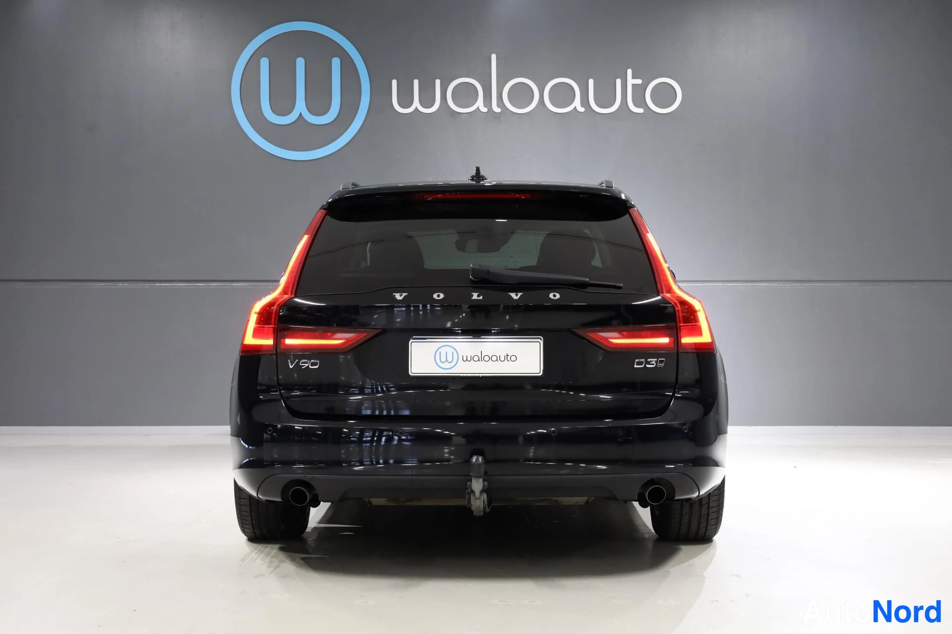 Musta Volvo V90 2018, takaa, kuva 8